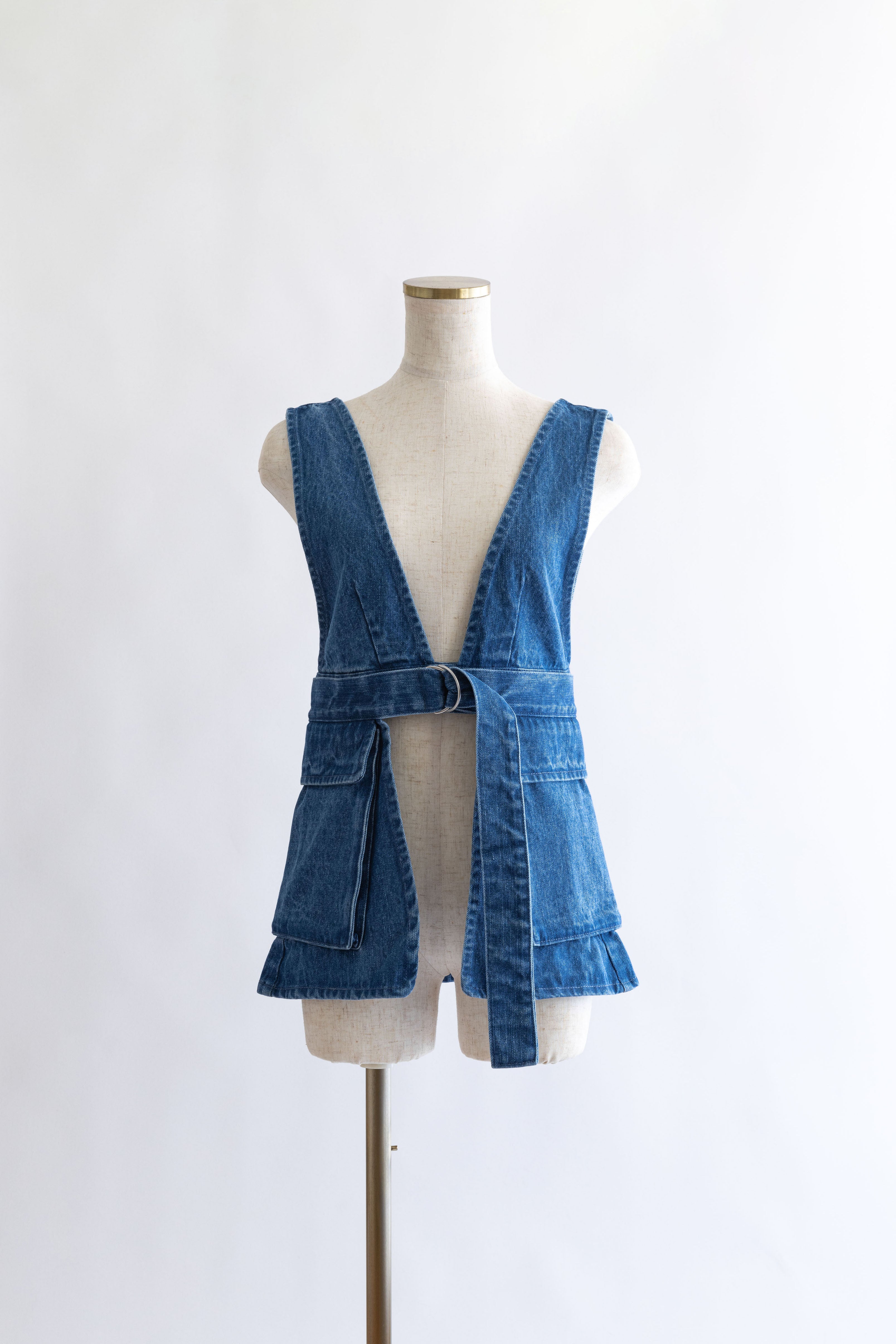 着用カラー:ブルー