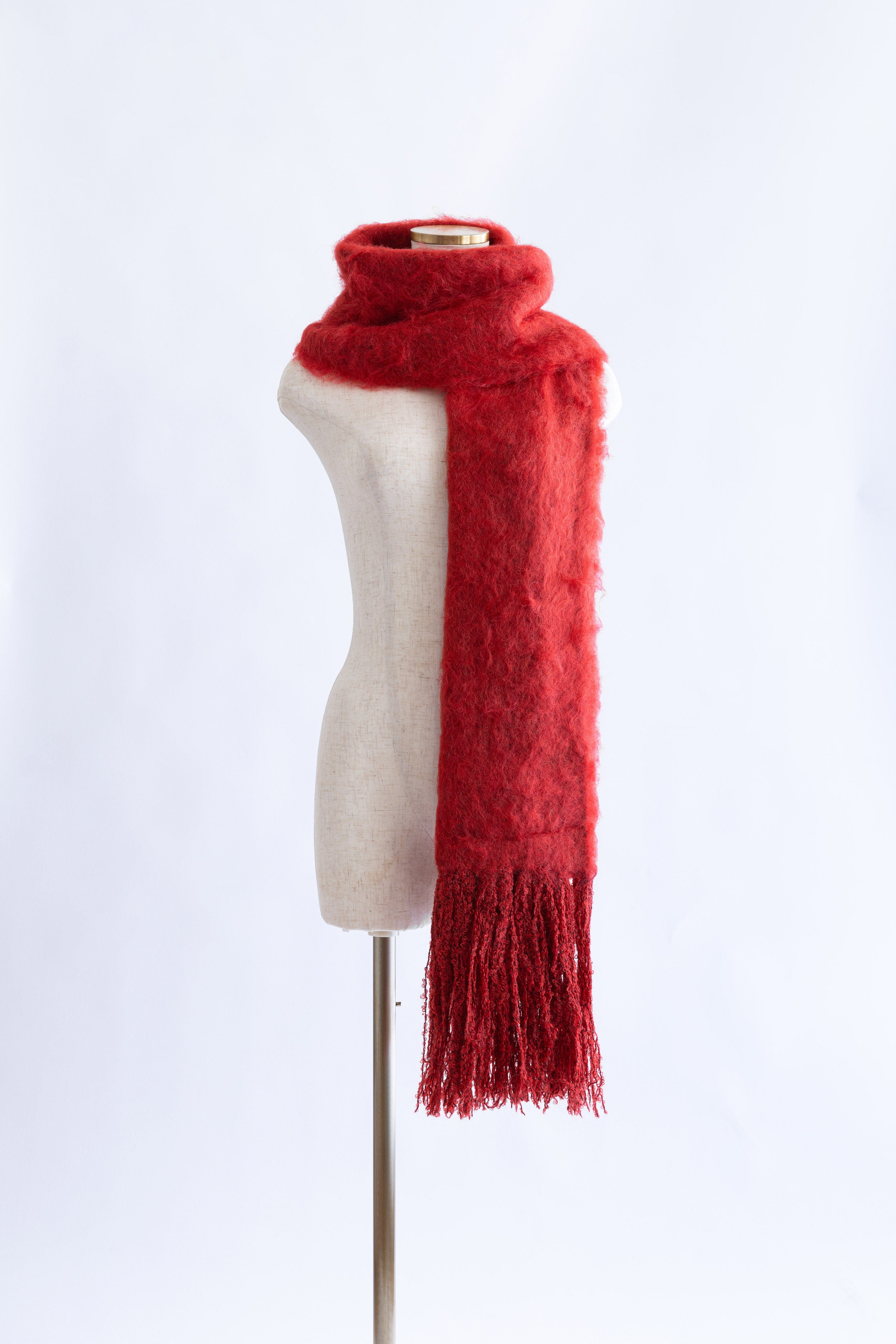 着用カラー:レッド