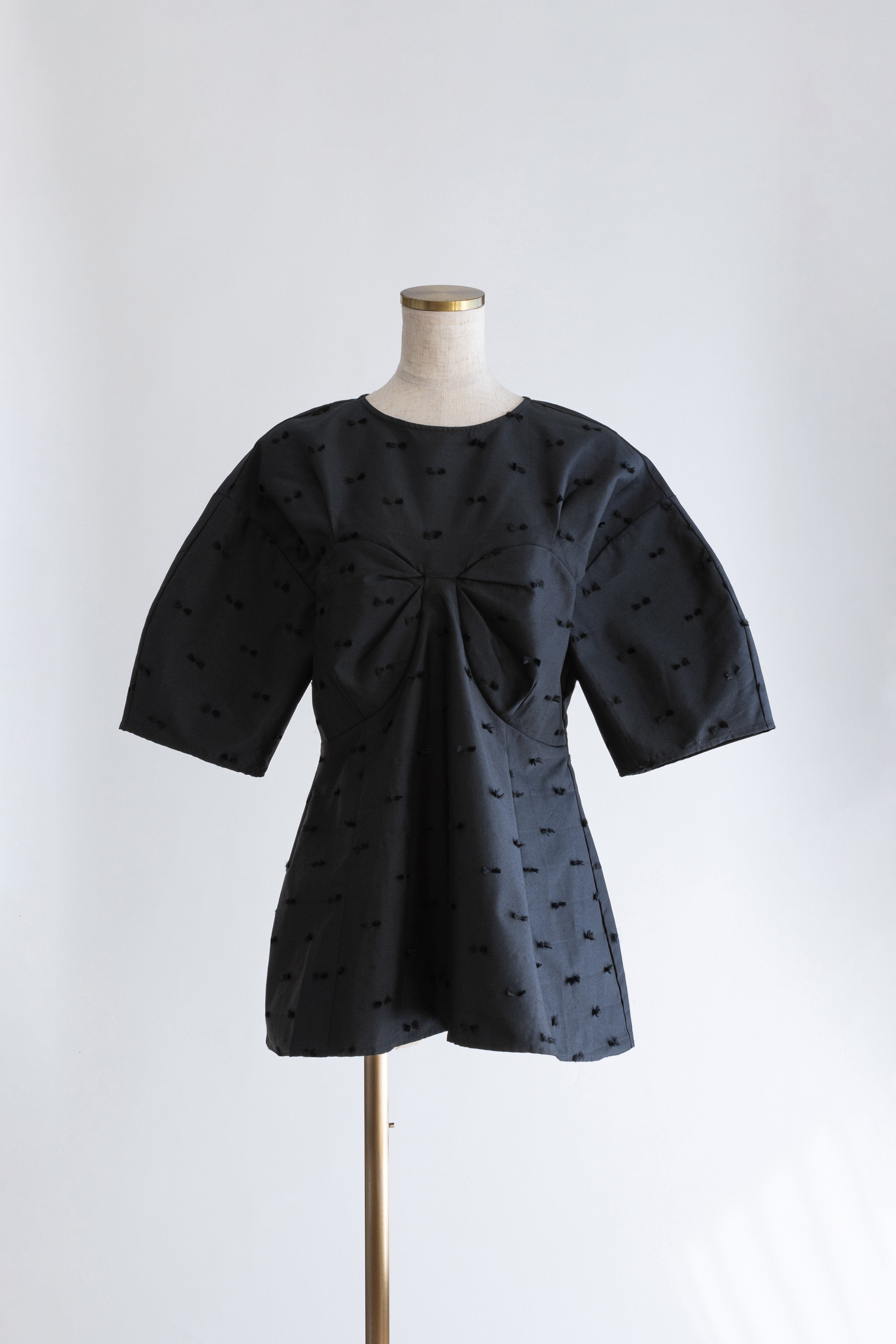 着用カラー:ネイビー