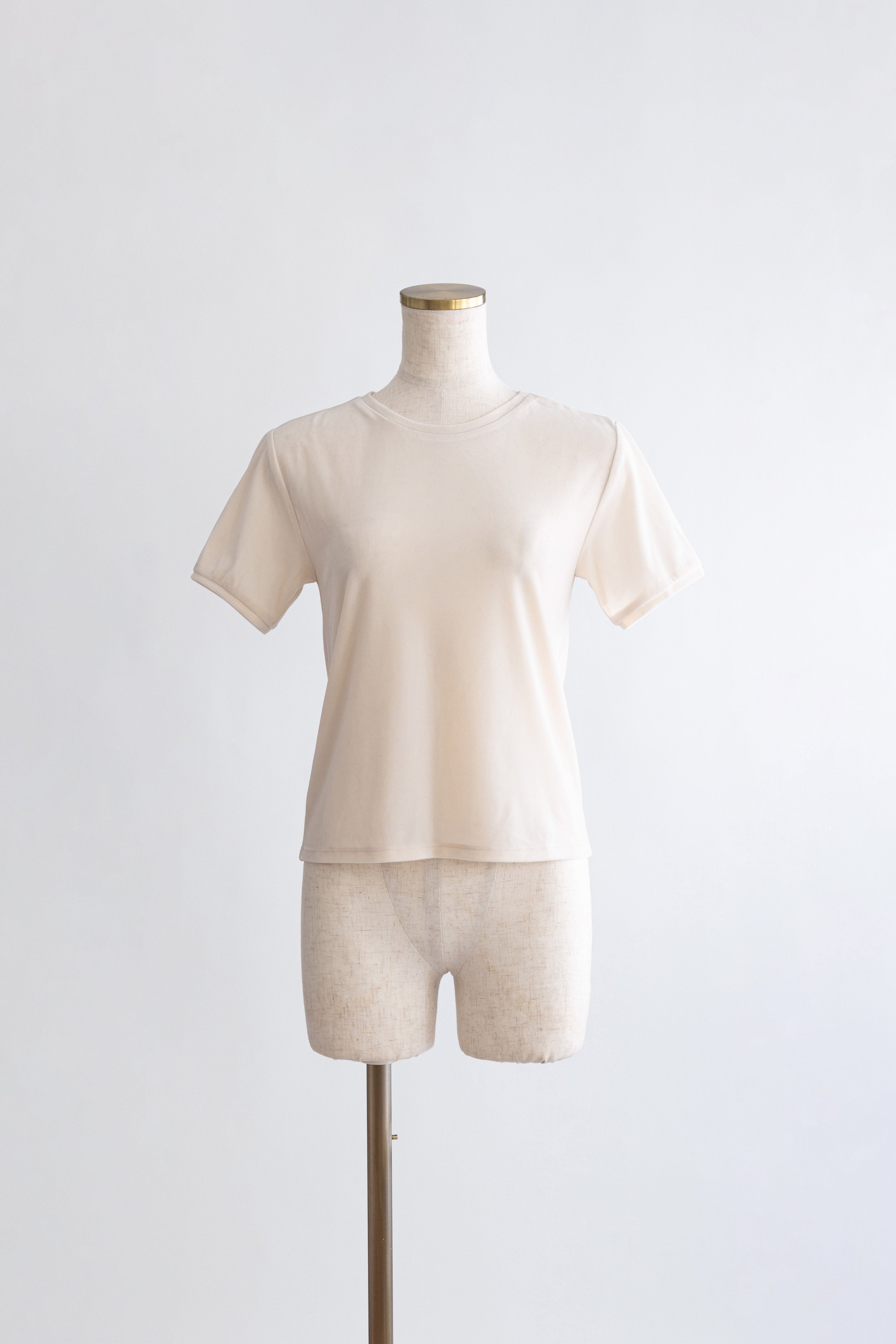 着用カラー:アイボリー