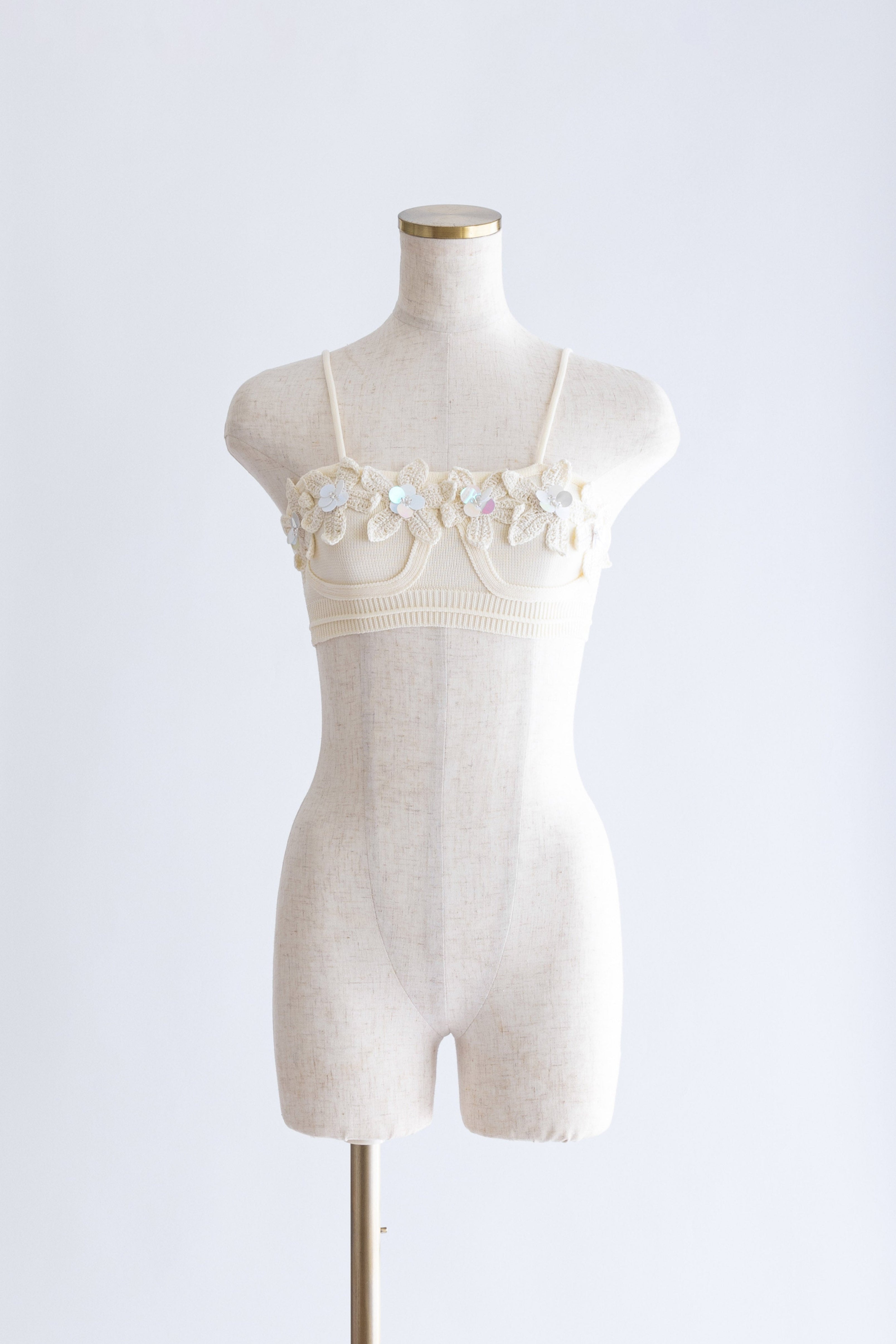 着用カラー:アイボリー