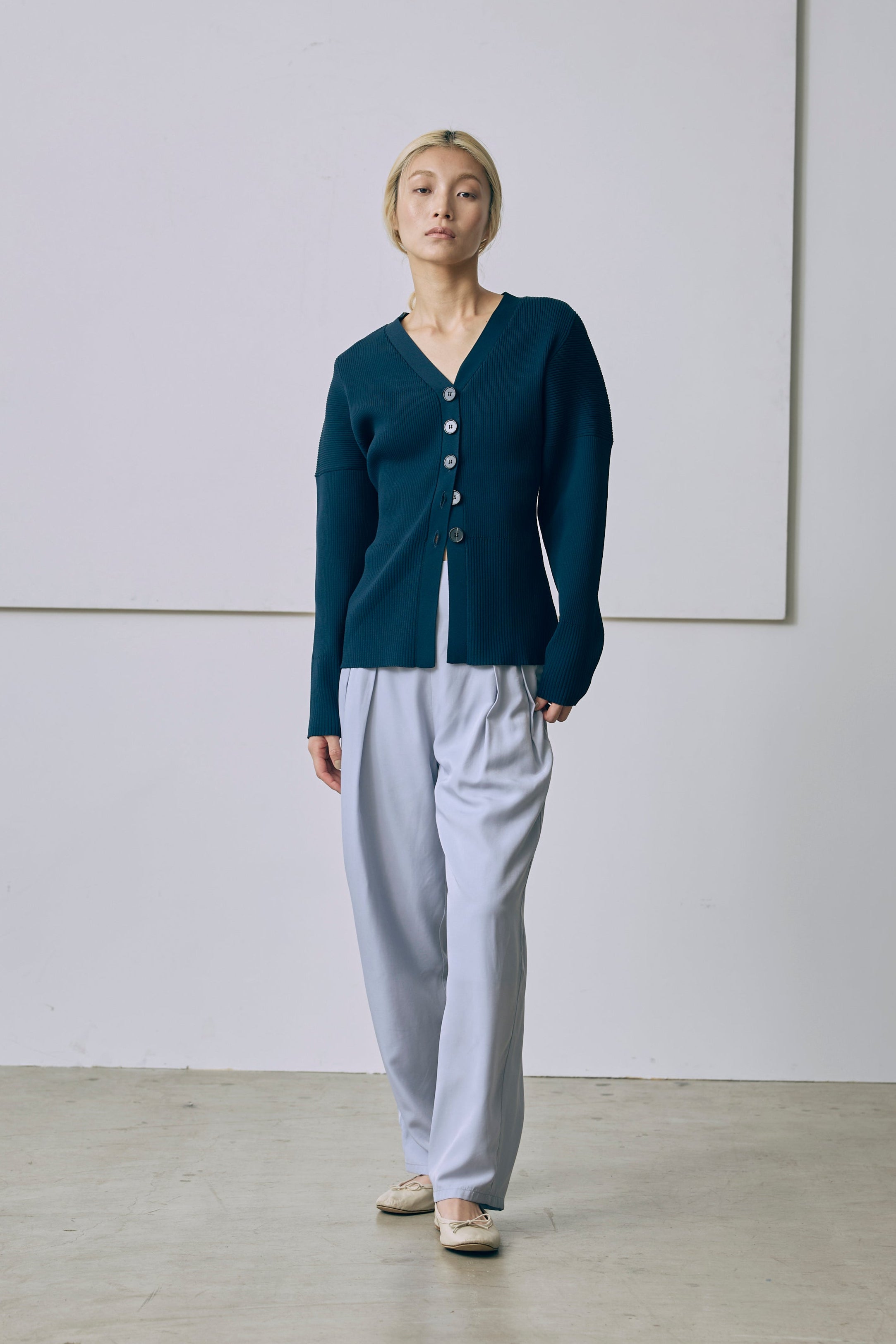 着用カラー:ネイビー モデル身長:171cm