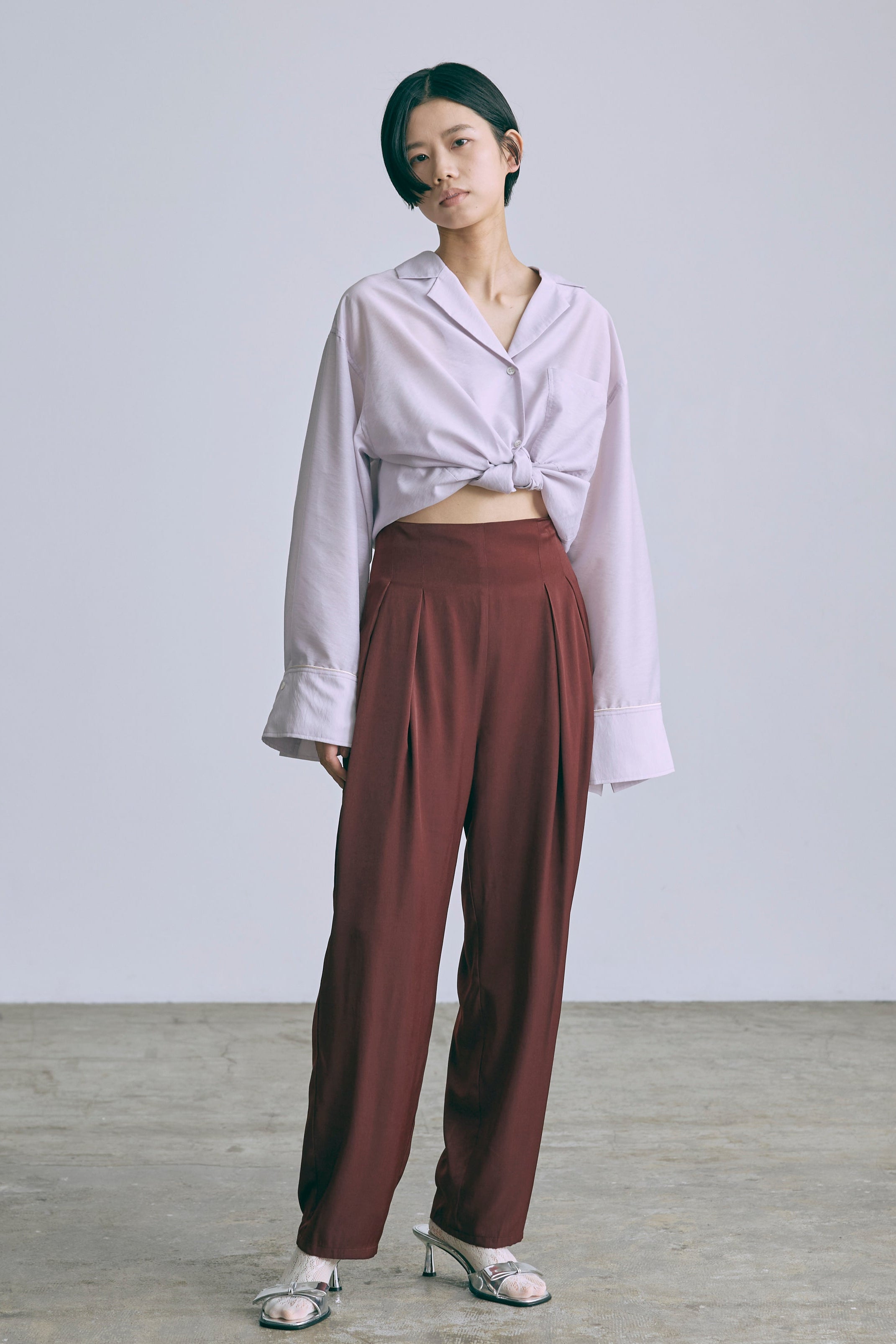 着用カラー:バーガンディ 着用サイズ:1サイズ モデル身長:170cm