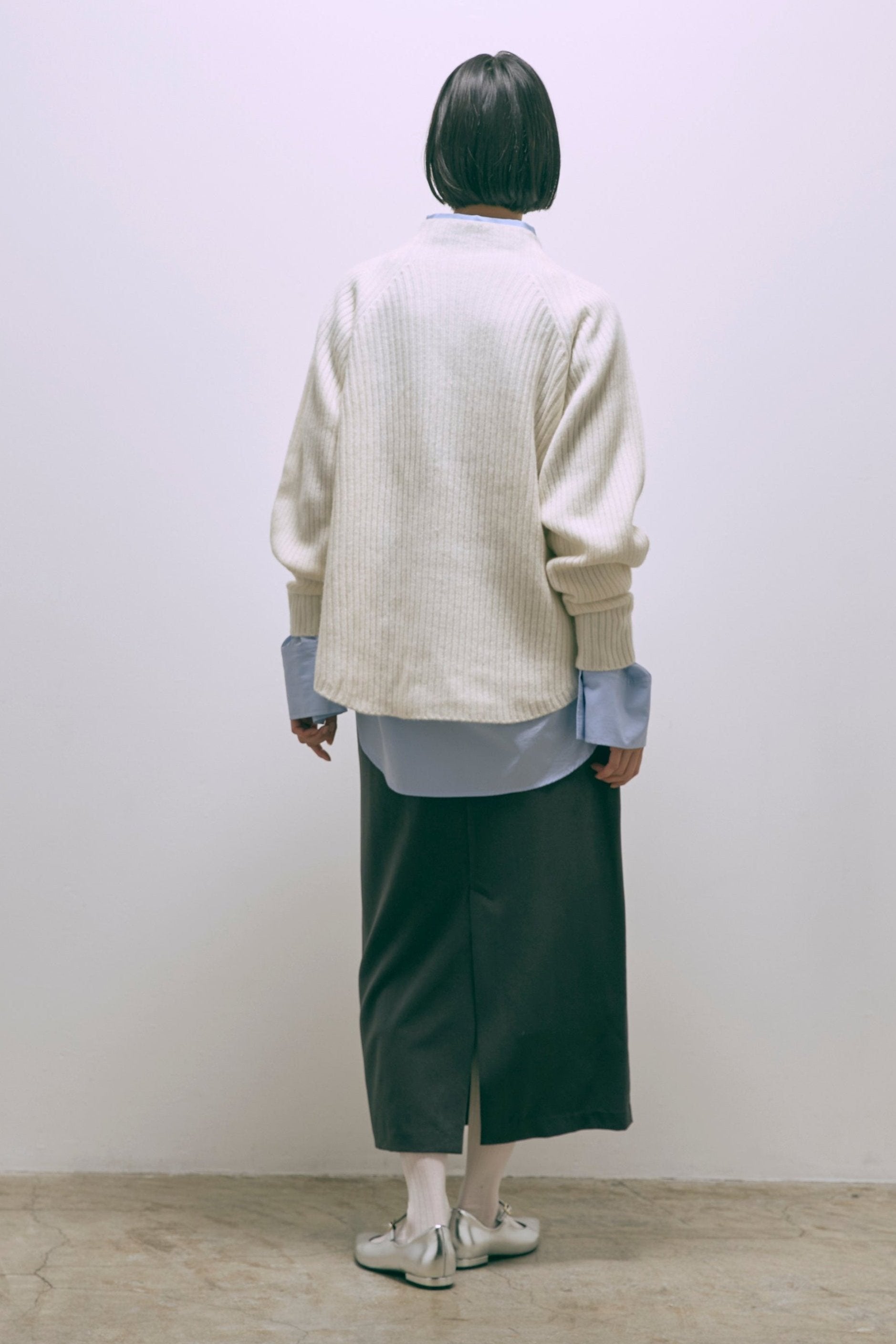【Set Up】Faux Suede Straight Skirt チャコールグレー model:170cm ANDO