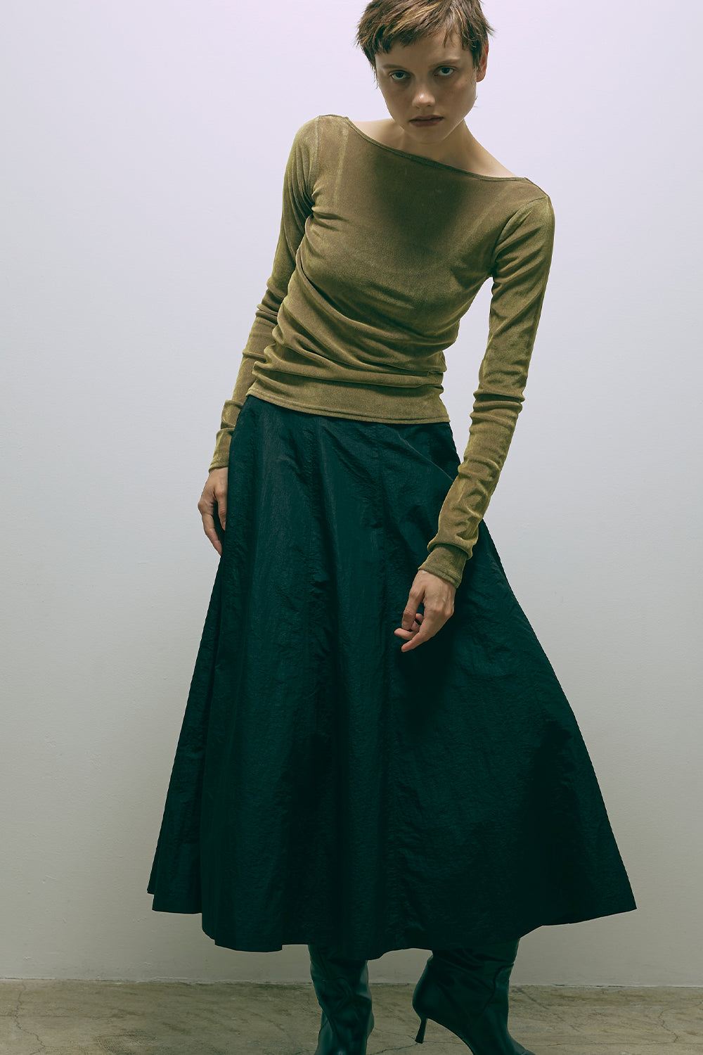 Flocked Tulle Back Open Top