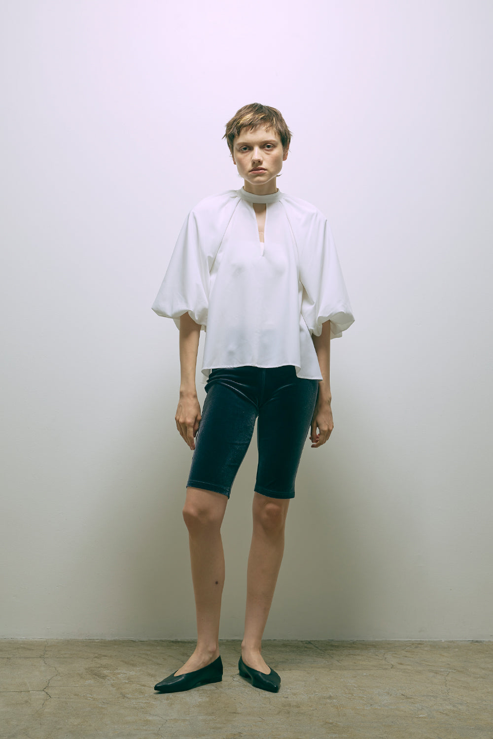 Flared Balloon Sleeve Blouse model:178cm NADIA