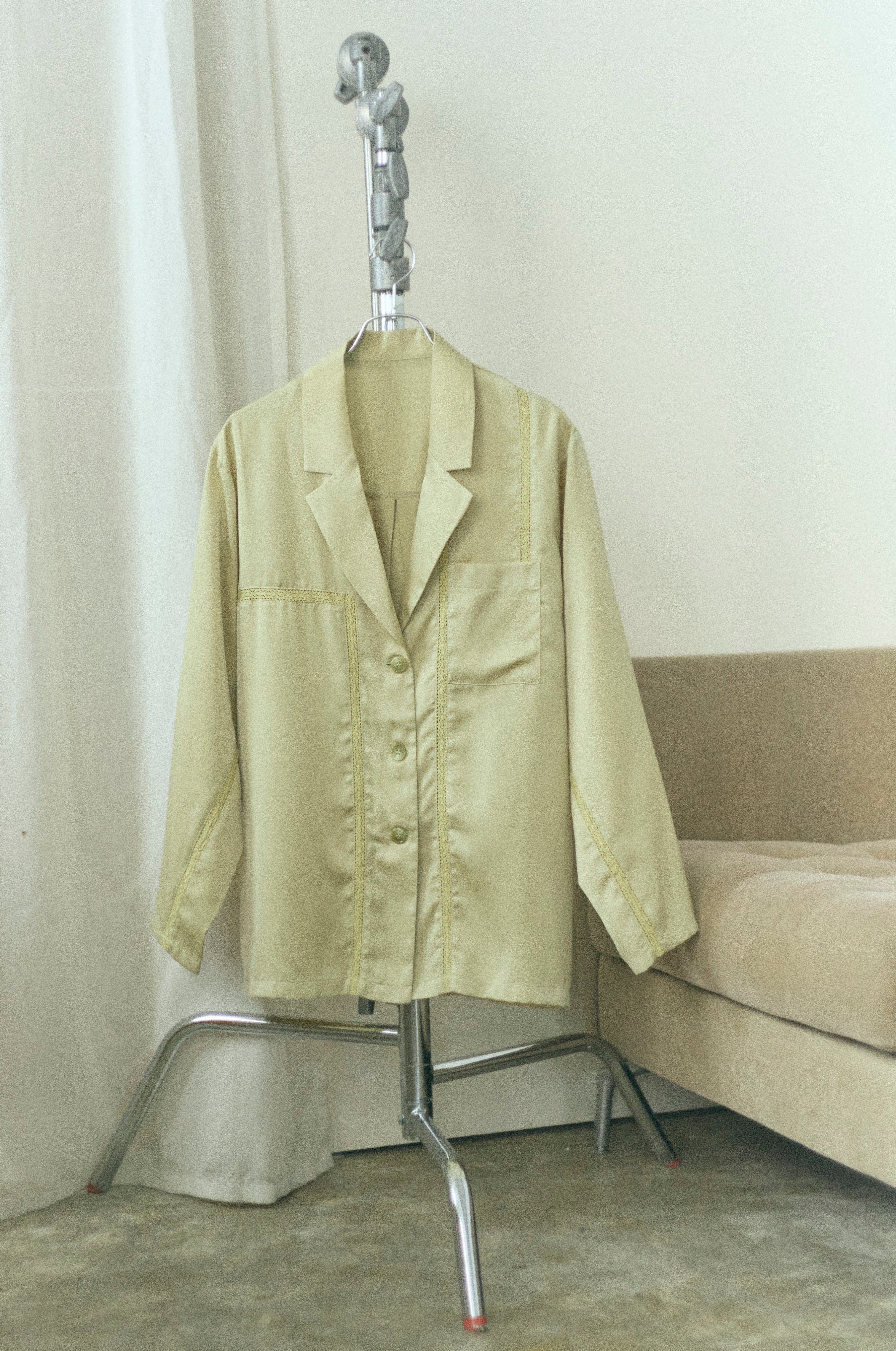 Lace-Trim Satin Shirt Jacket イエローグリーン