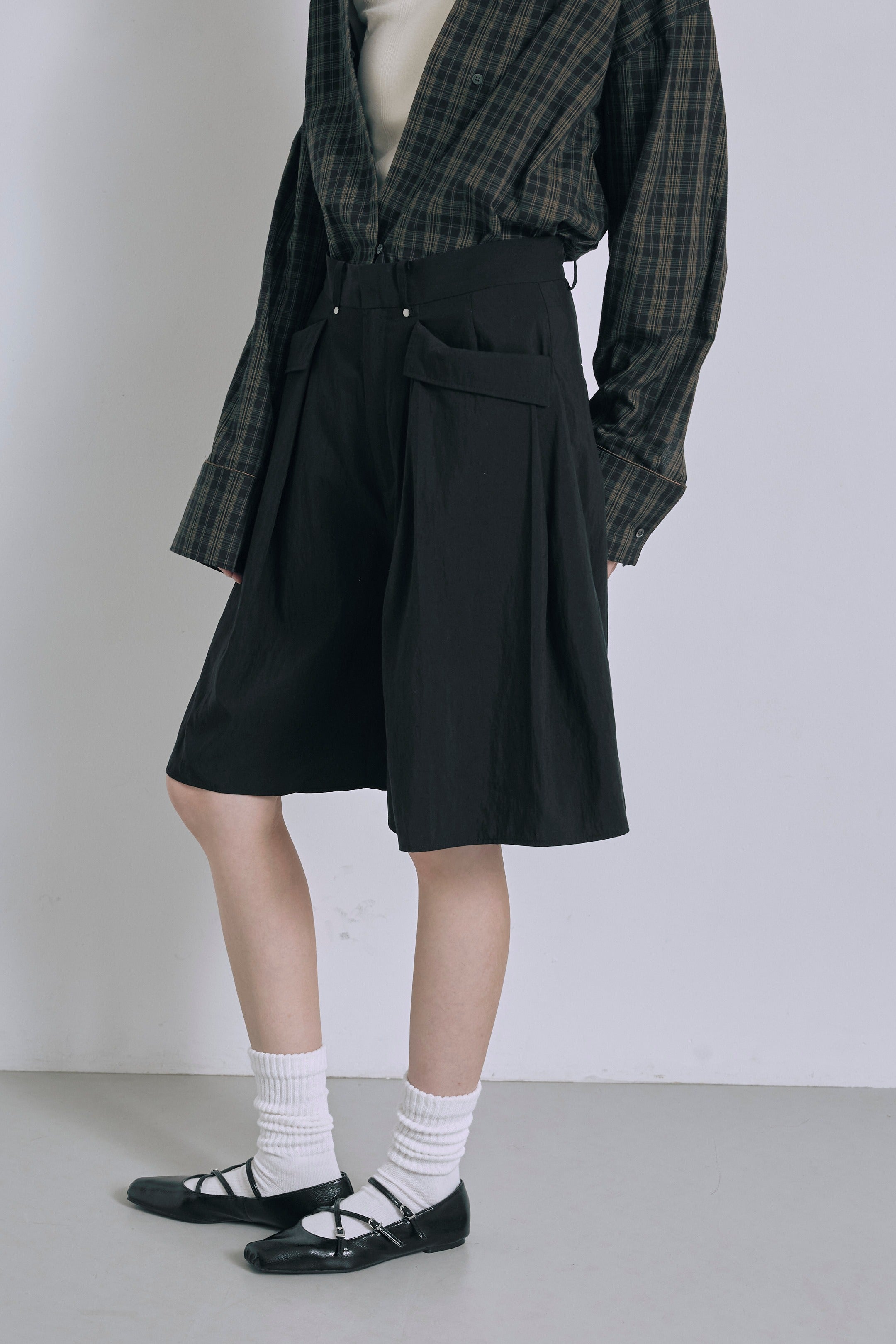 Structured Pocket Flare Shorts