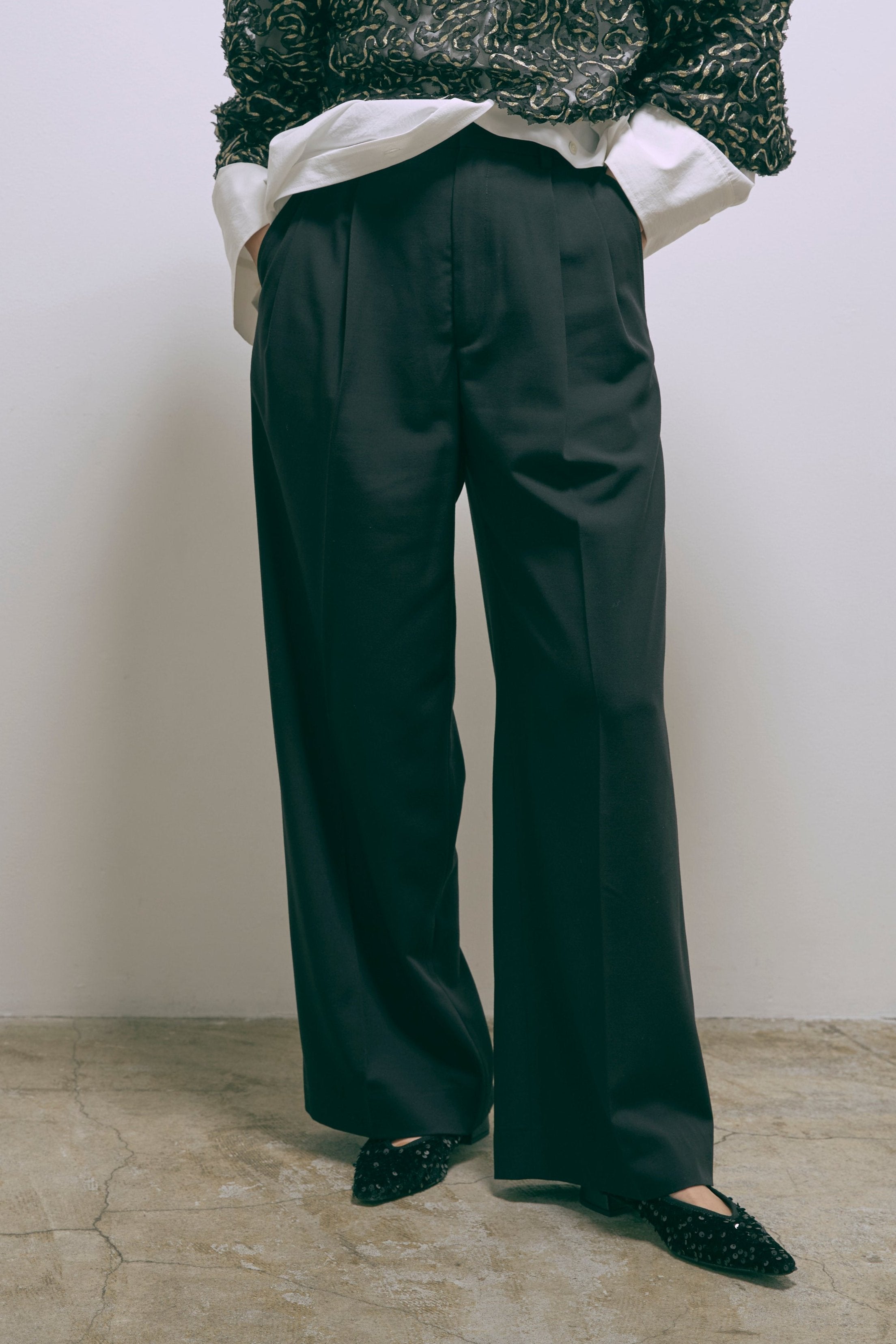 【Set Up】Semi-Wide Trousers