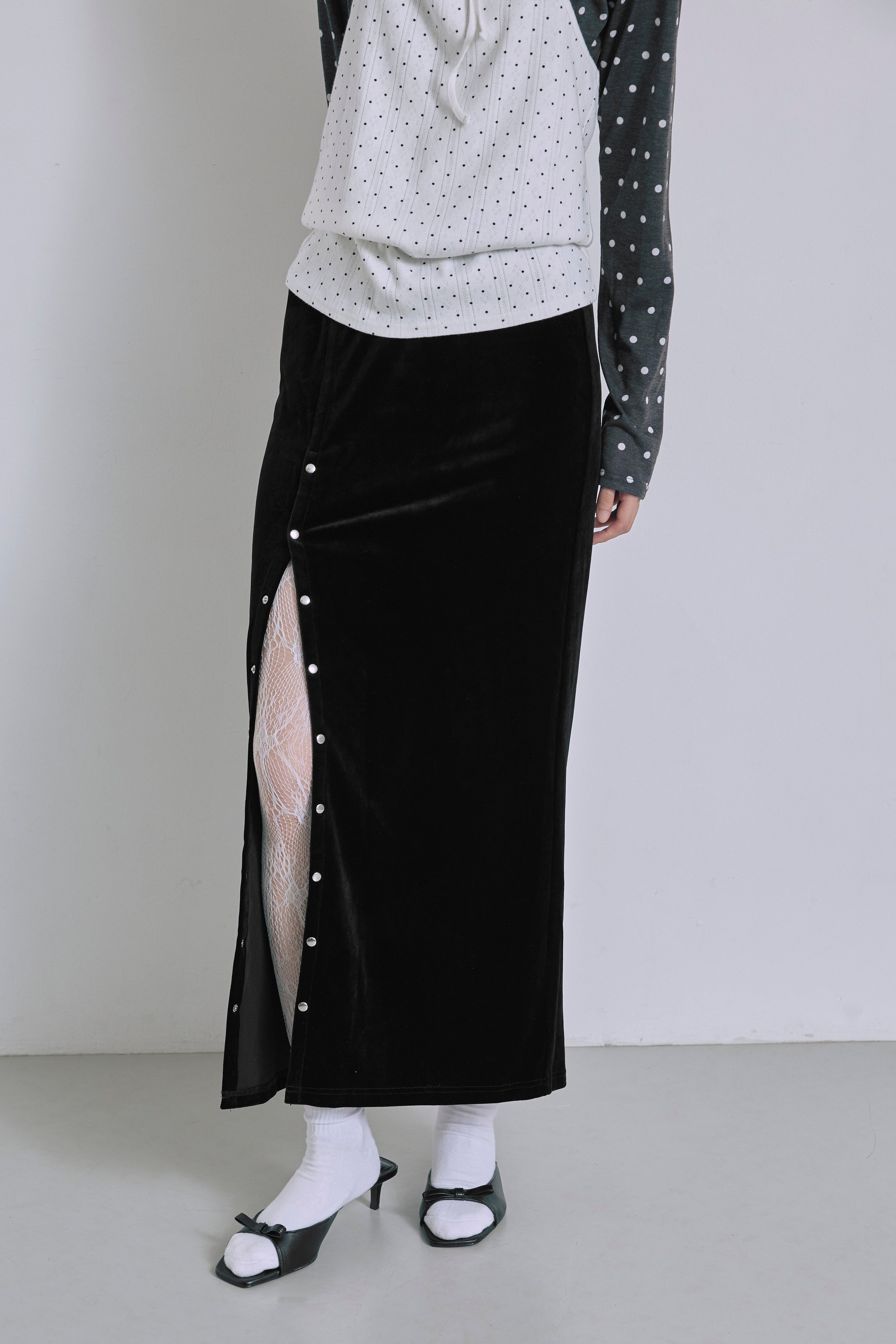 Velour Snap-Detail I-Line Skirt ブラック size:F model:175cm SENPING