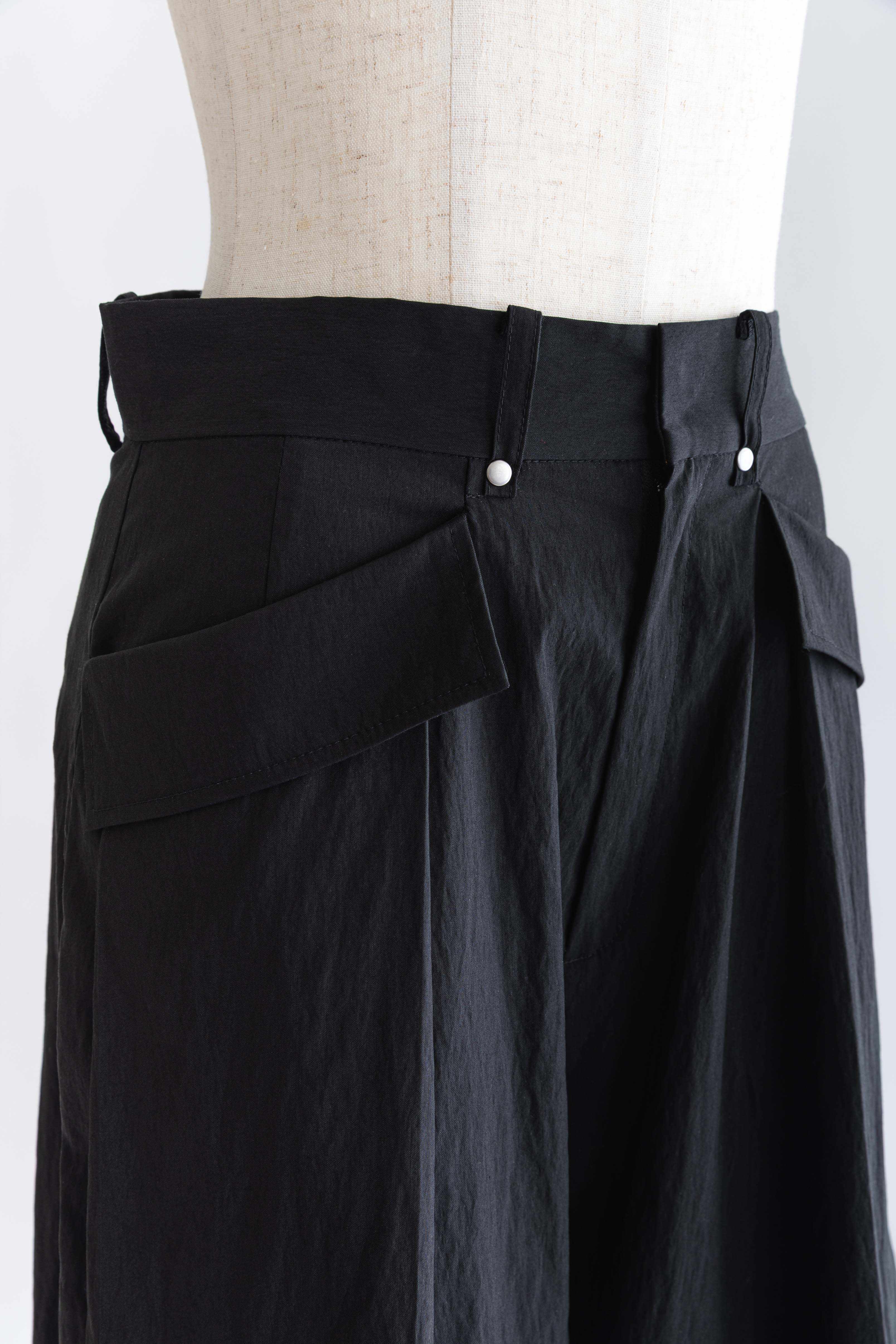 Structured Pocket Flare Shorts ブラック