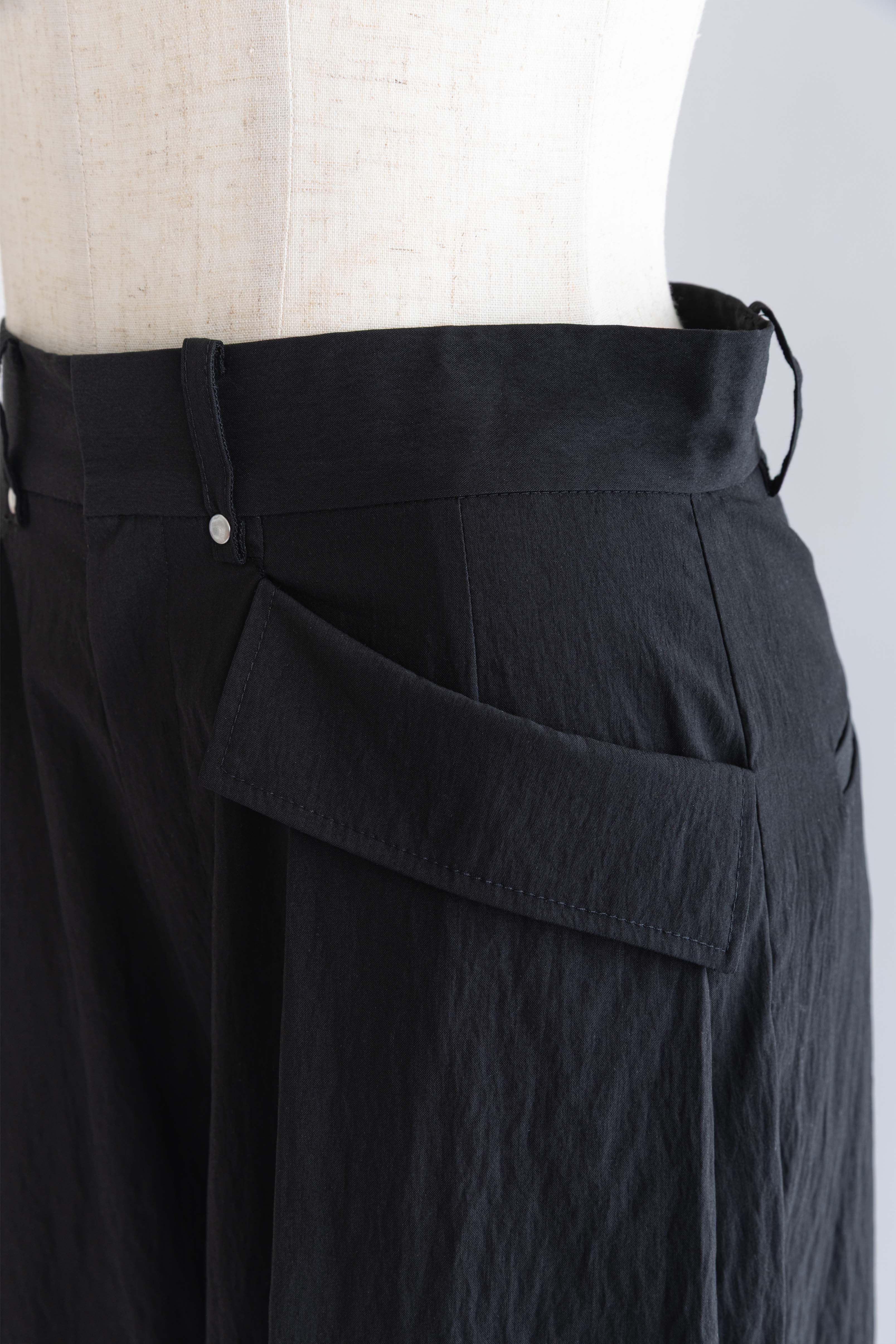 Structured Pocket Flare Shorts ブラック