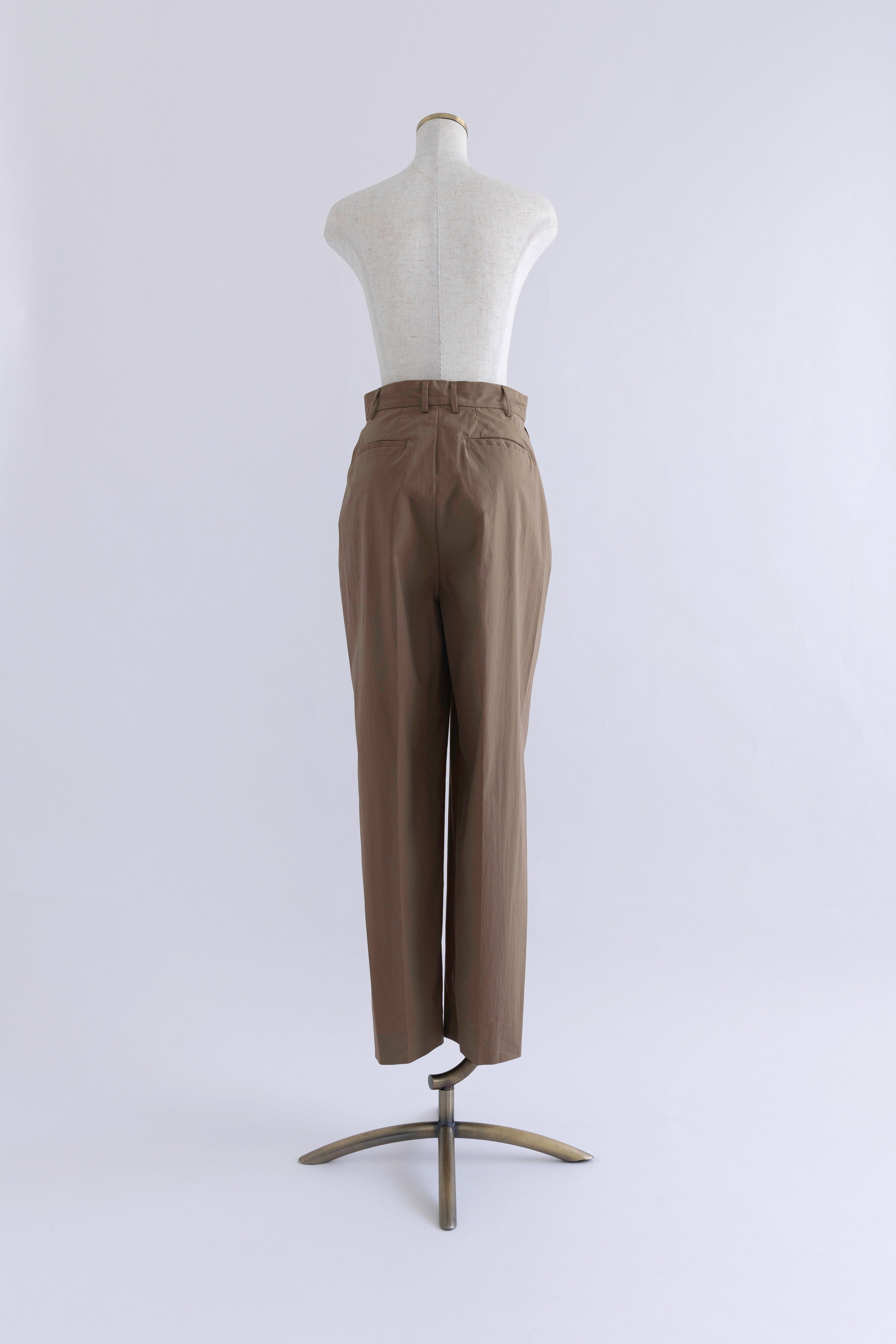 Set Up】3Tuck Wide Tapered Trousers – EN NEUME
