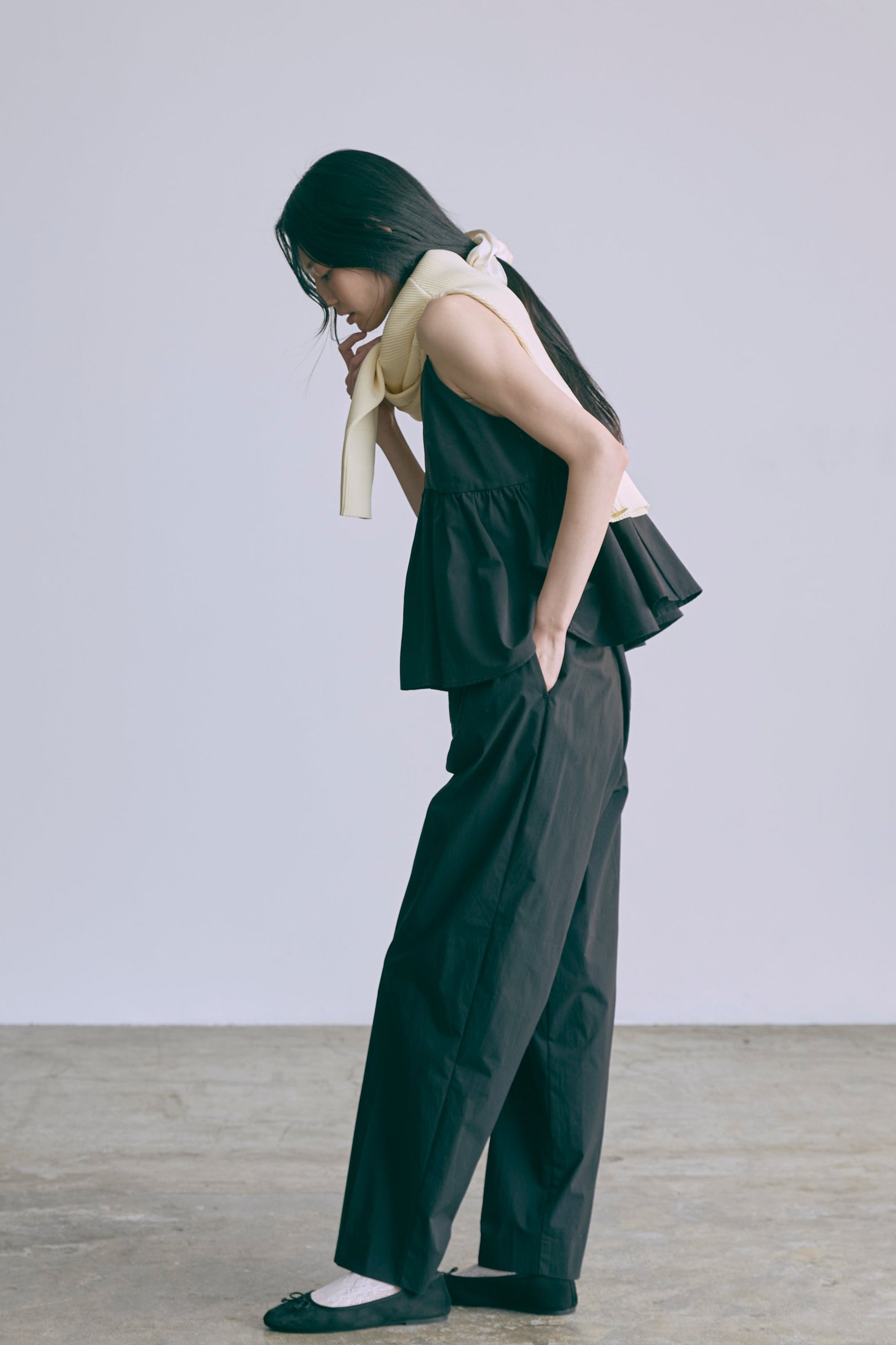 Set Up】3Tuck Wide Tapered Trousers – EN NEUME