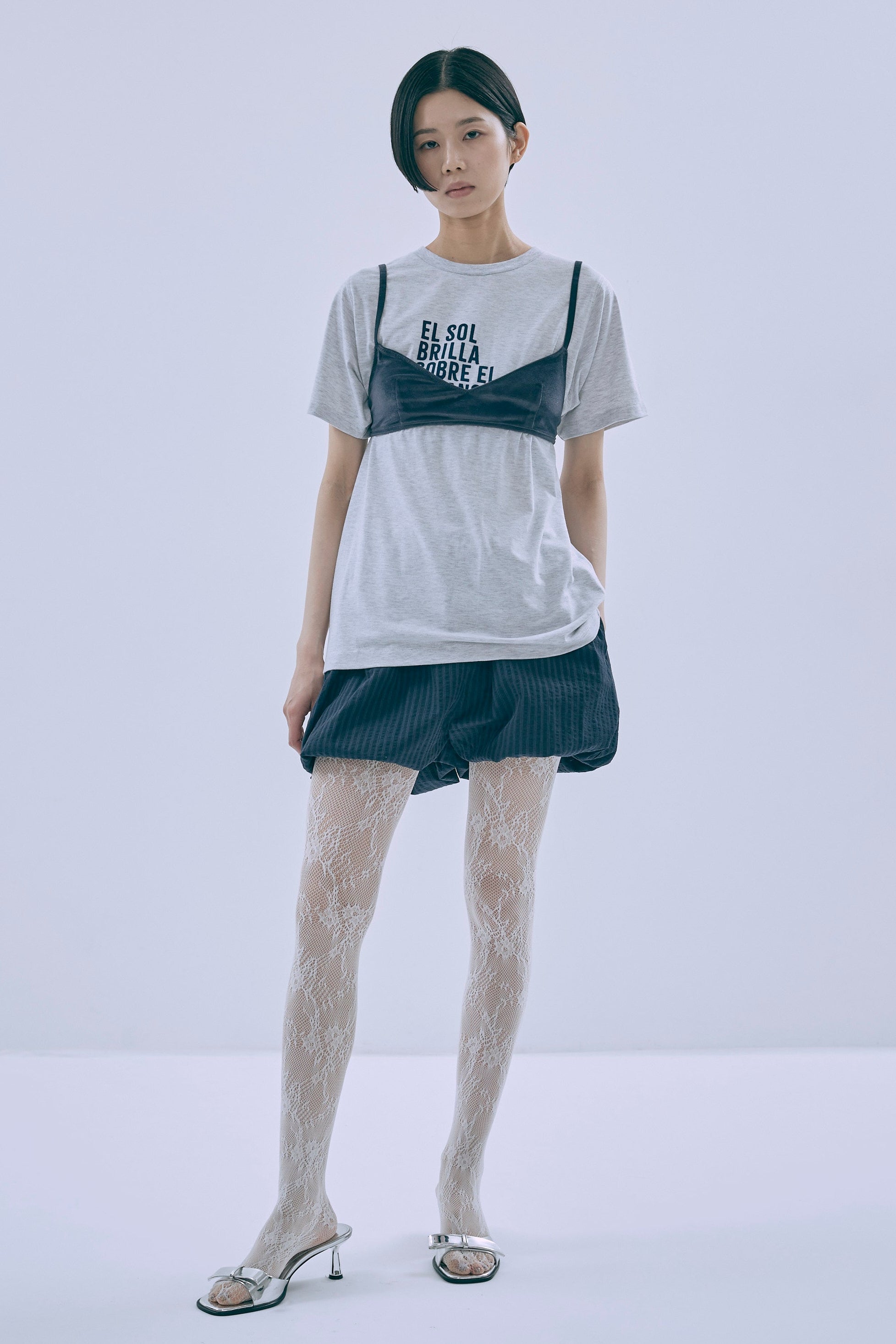 着用カラー:チャコール  モデル身長:170㎝