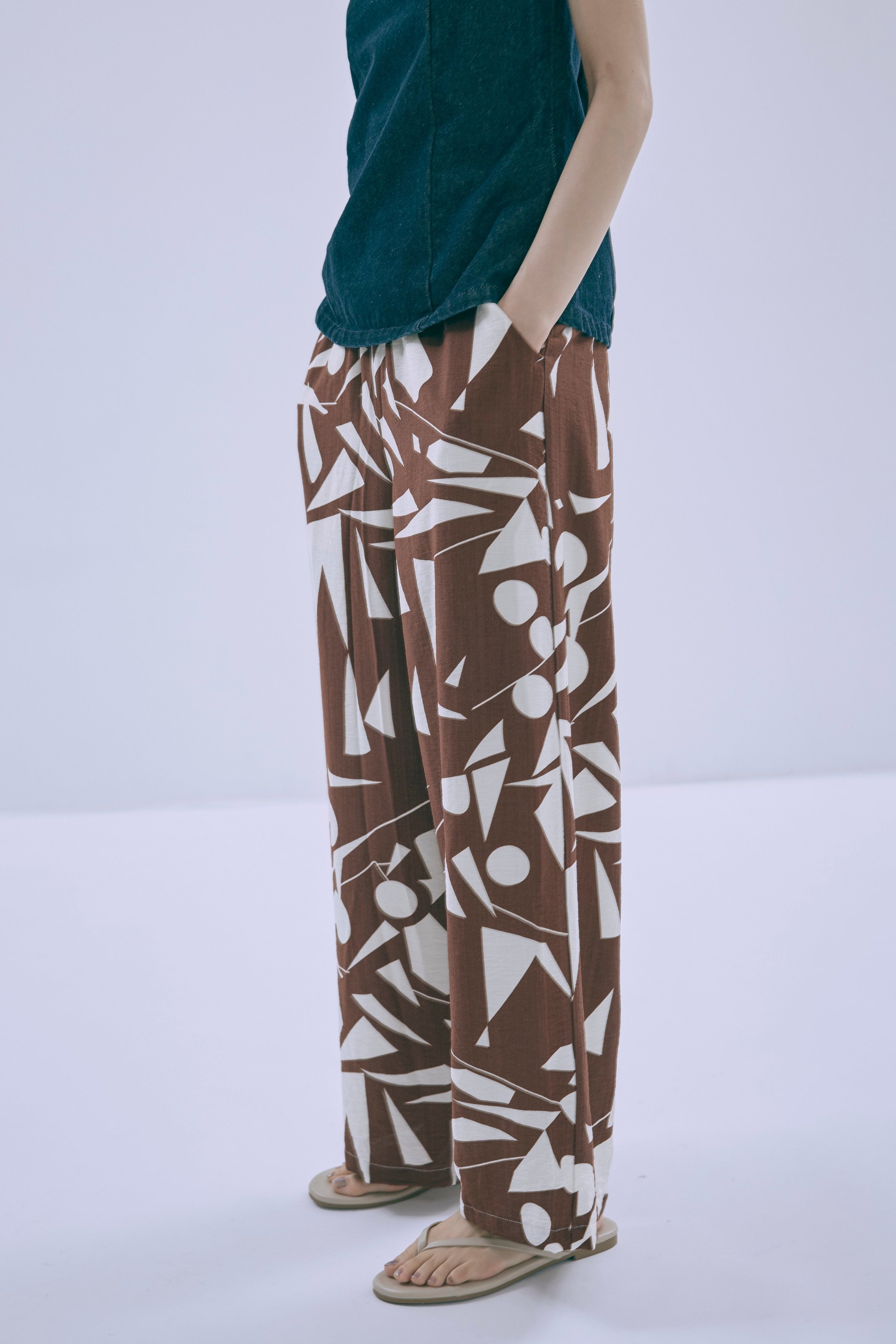 着用カラー:ブラウン　モデル身長:170cm