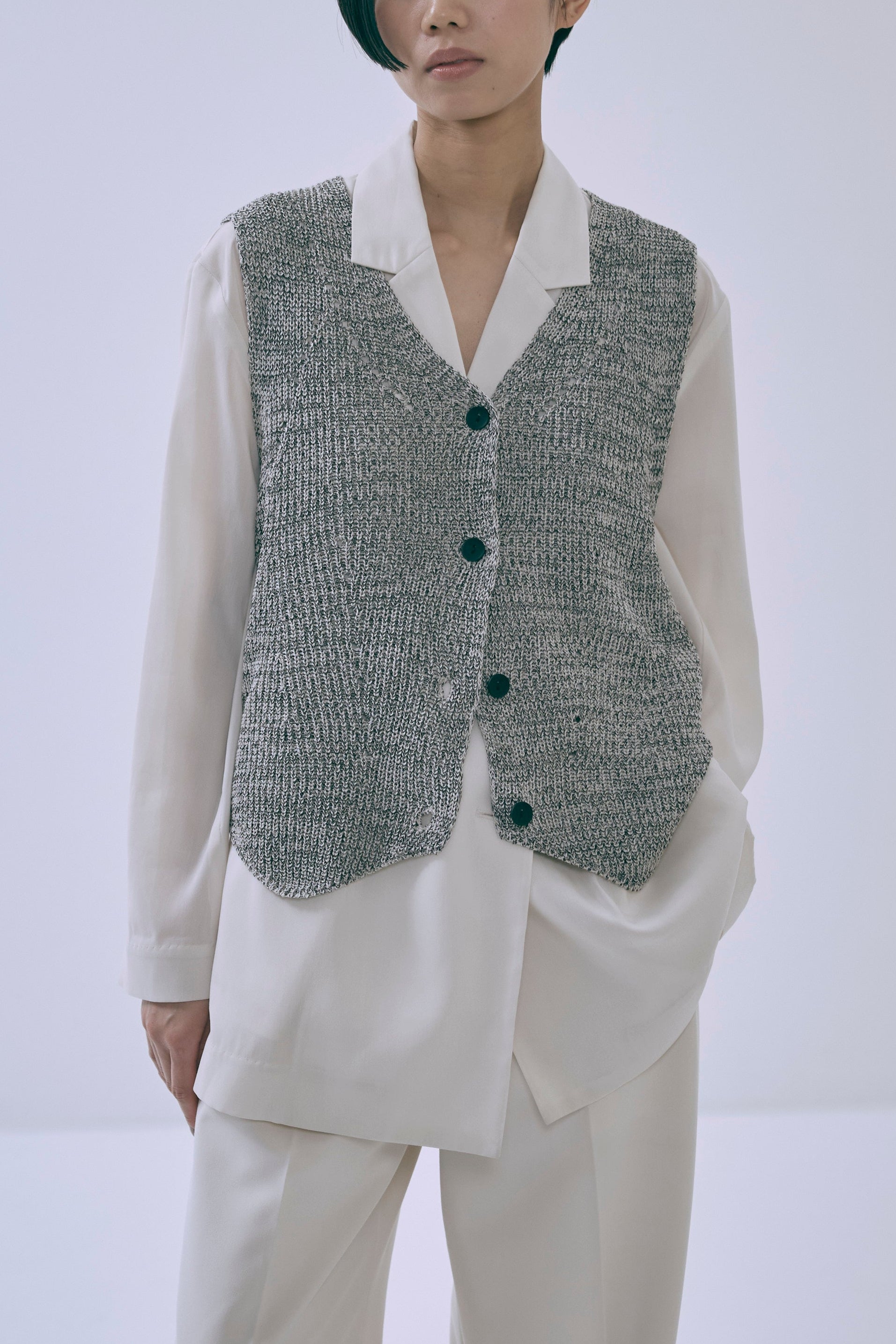 着用カラー:アイボリー  モデル身長:170cm
