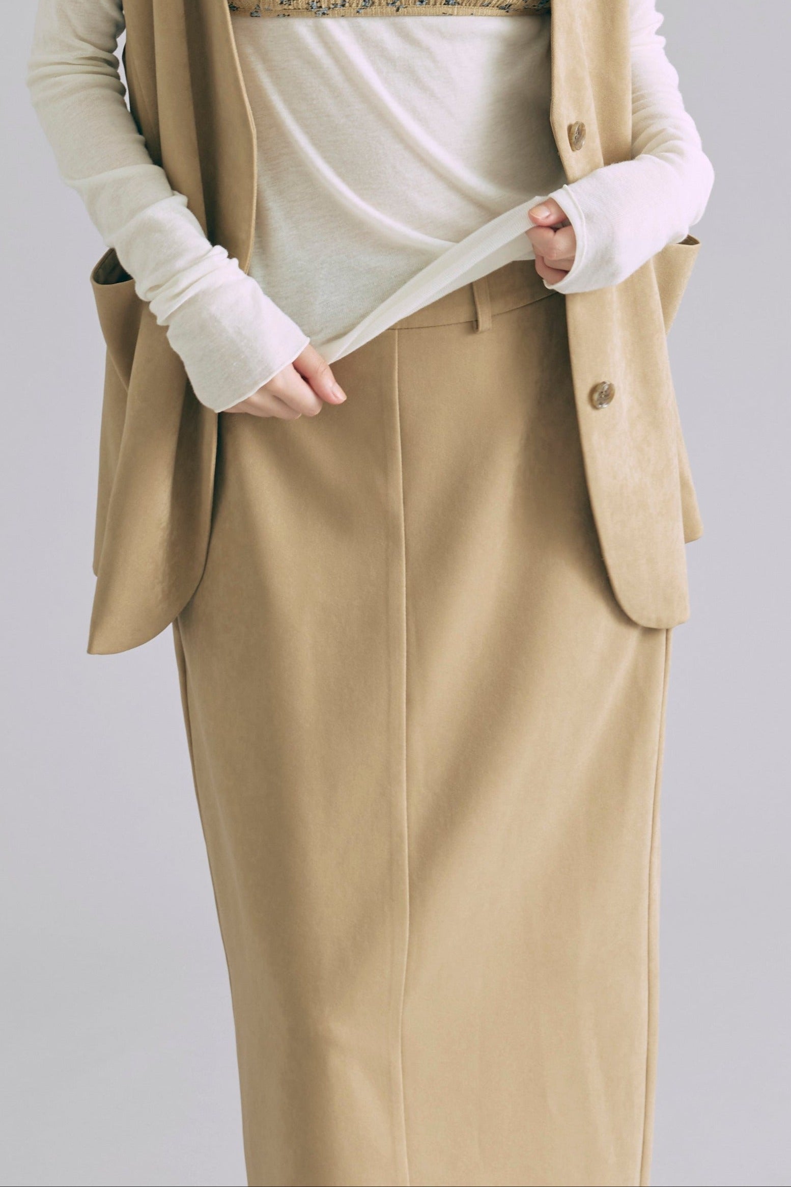 【Set Up】Faux Suede Straight Skirt ベージュ model:165cm RINA