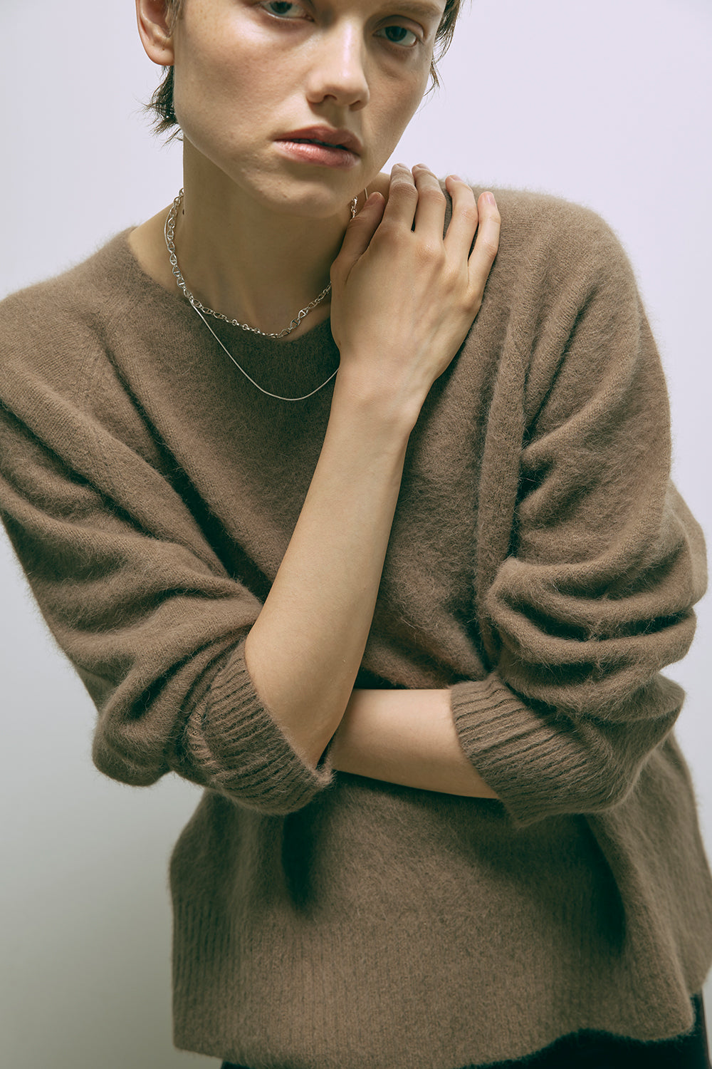 Vneck Fox Over Knit モカ model:178cm NADIA