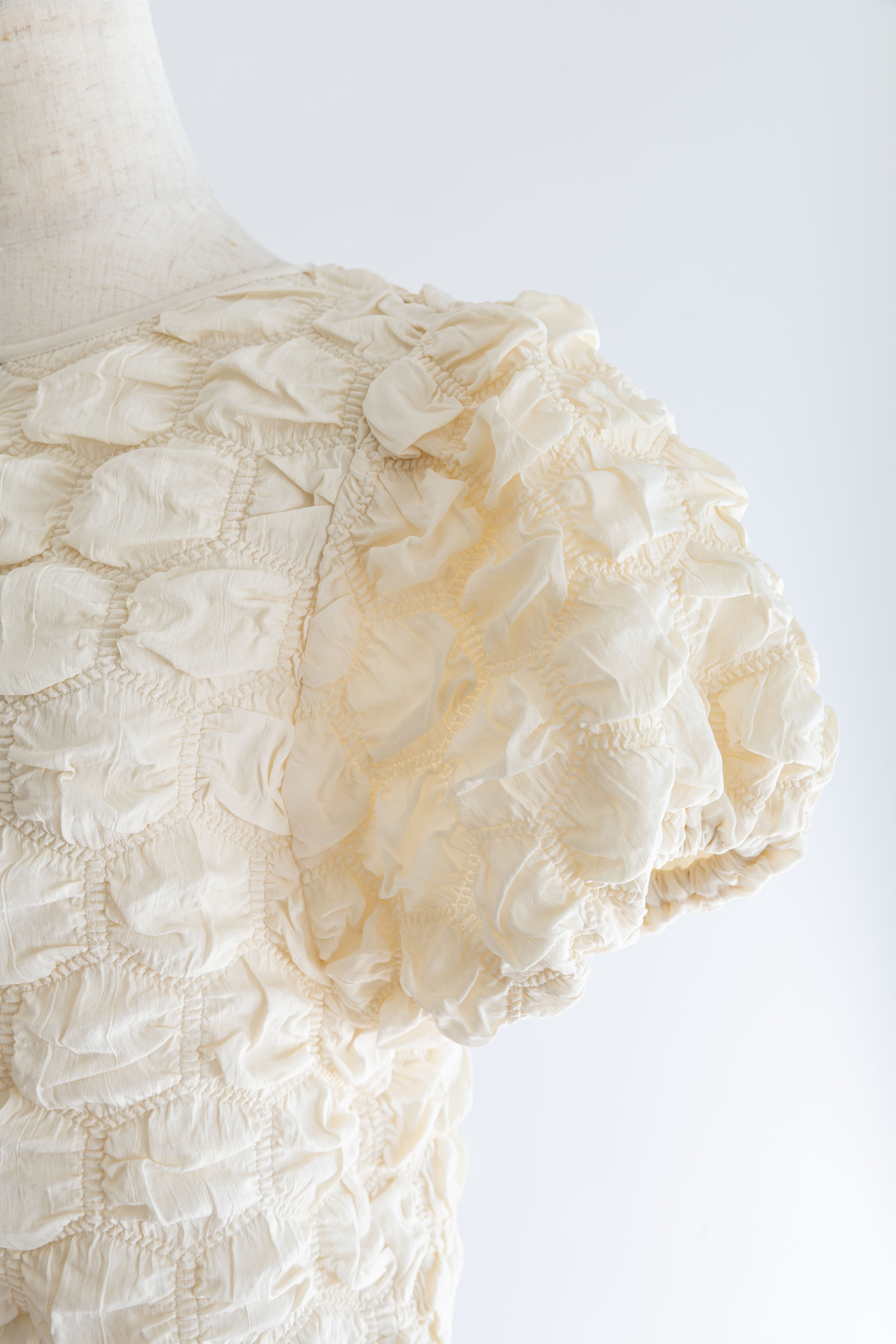Puff Smocked Short Blouse アイボリー
