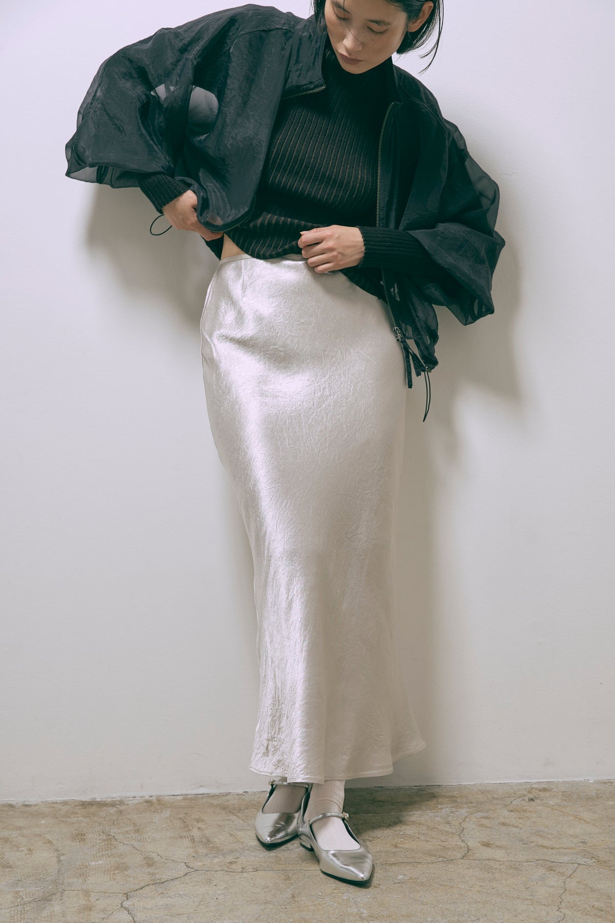 Acetate Satin Narrow Skirt グレージュ size:F model:170cm ANDO