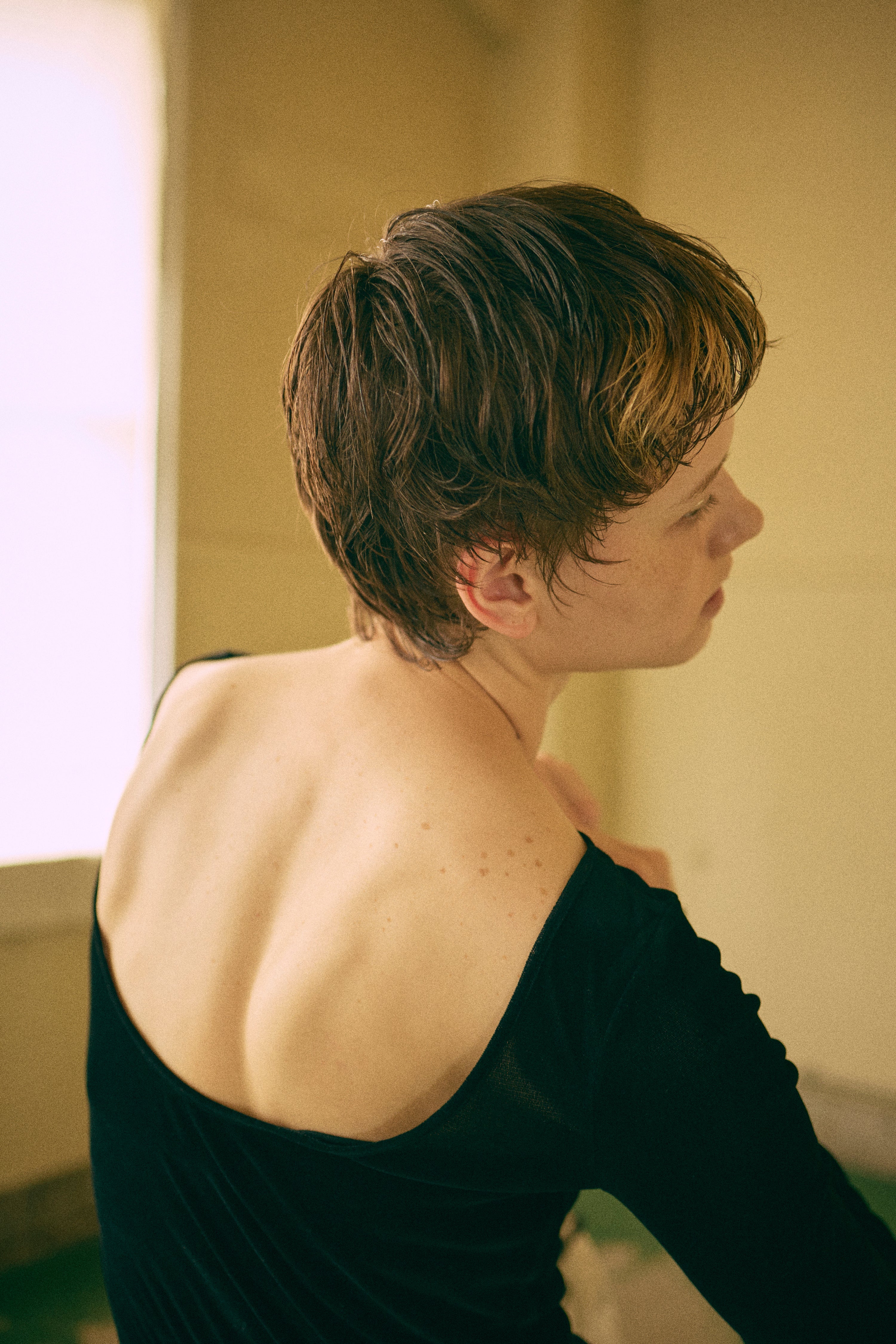 Flocked Tulle Back Open Top