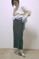 【Set Up】Faux Suede Straight Skirt チャコールグレー model:170cm ANDO