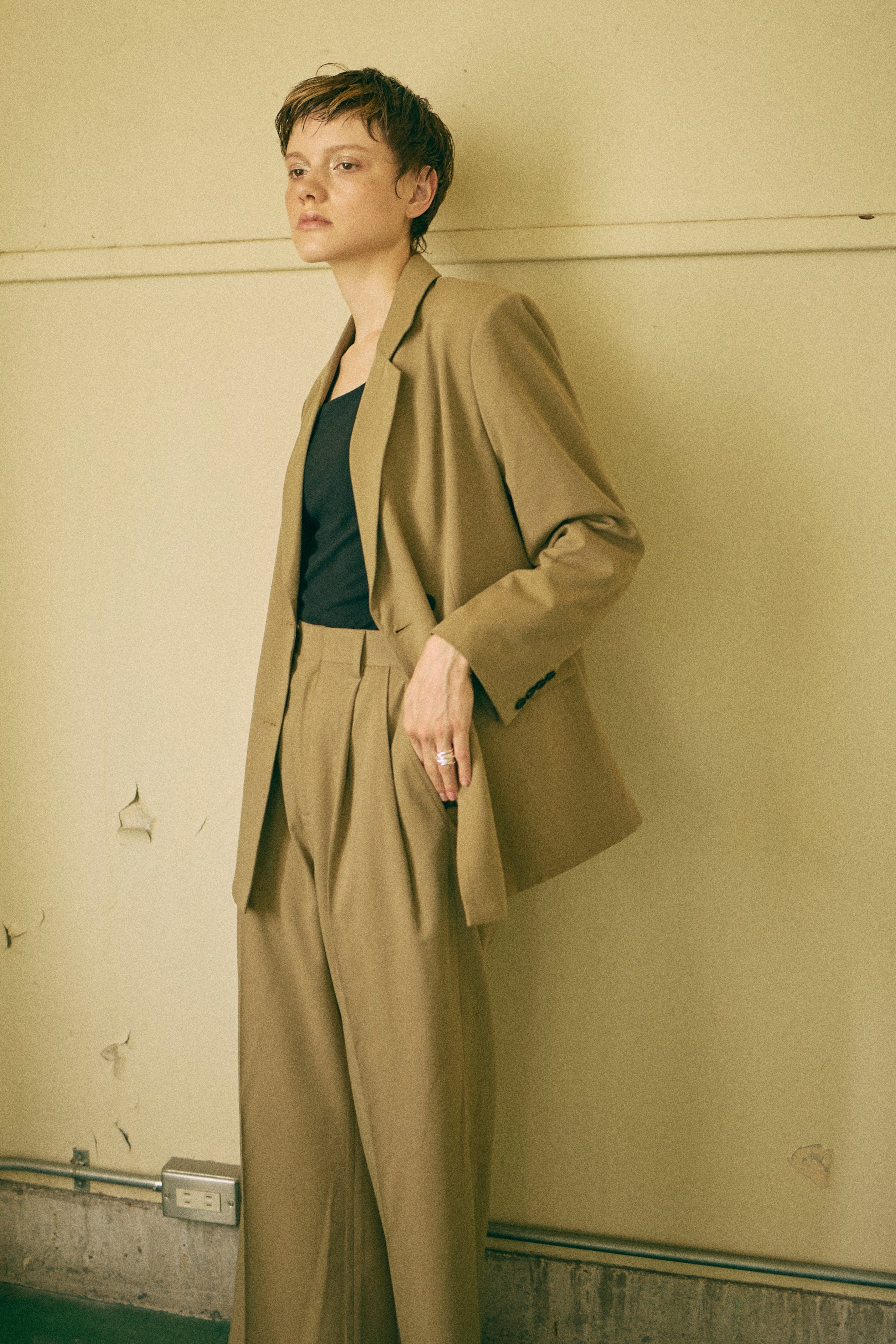 【Set Up】Semi-Wide Trousers