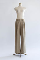 Wide Tuck Pants ベージュ