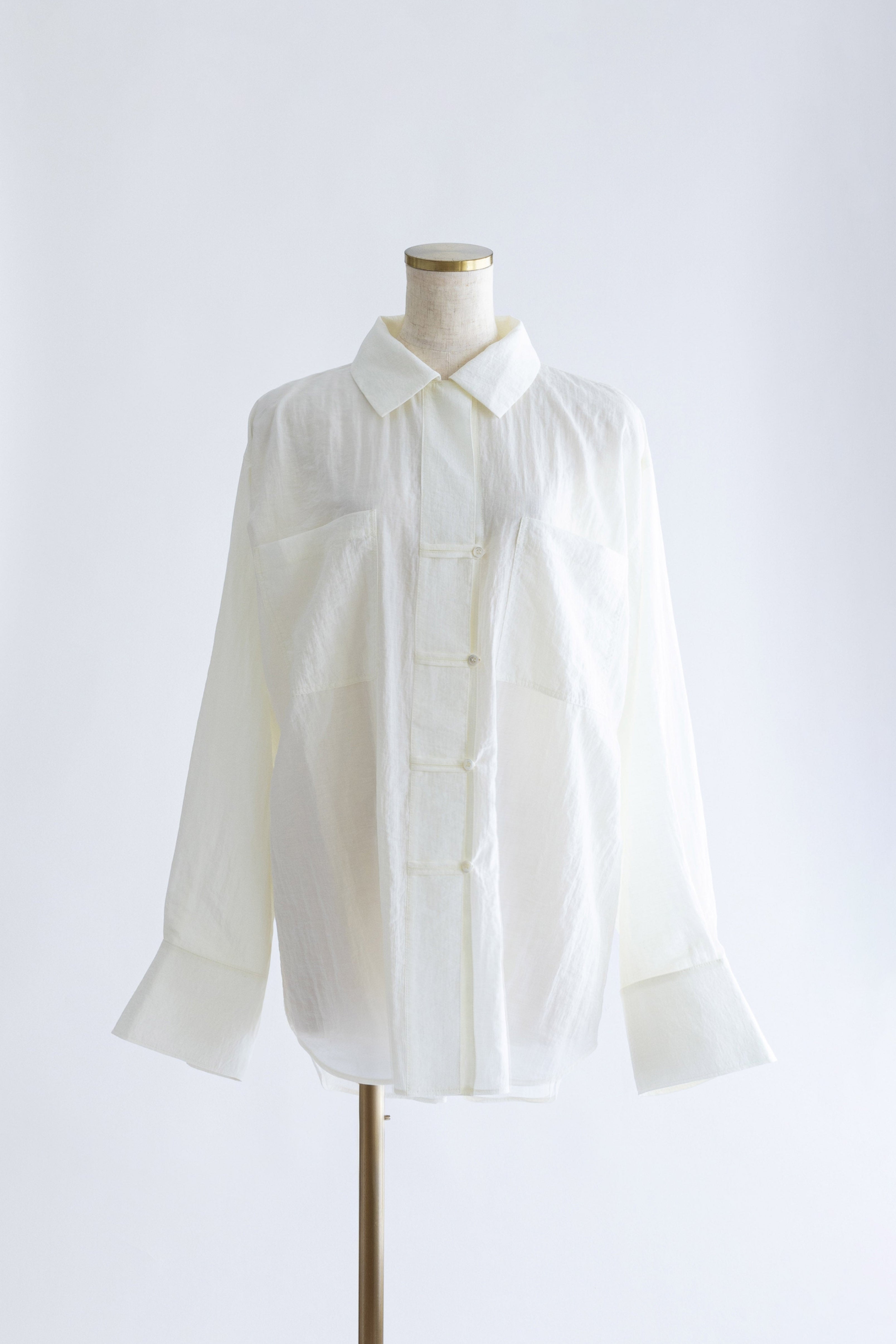 着用カラー:オフホワイト