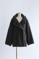 着用カラー:チャコール