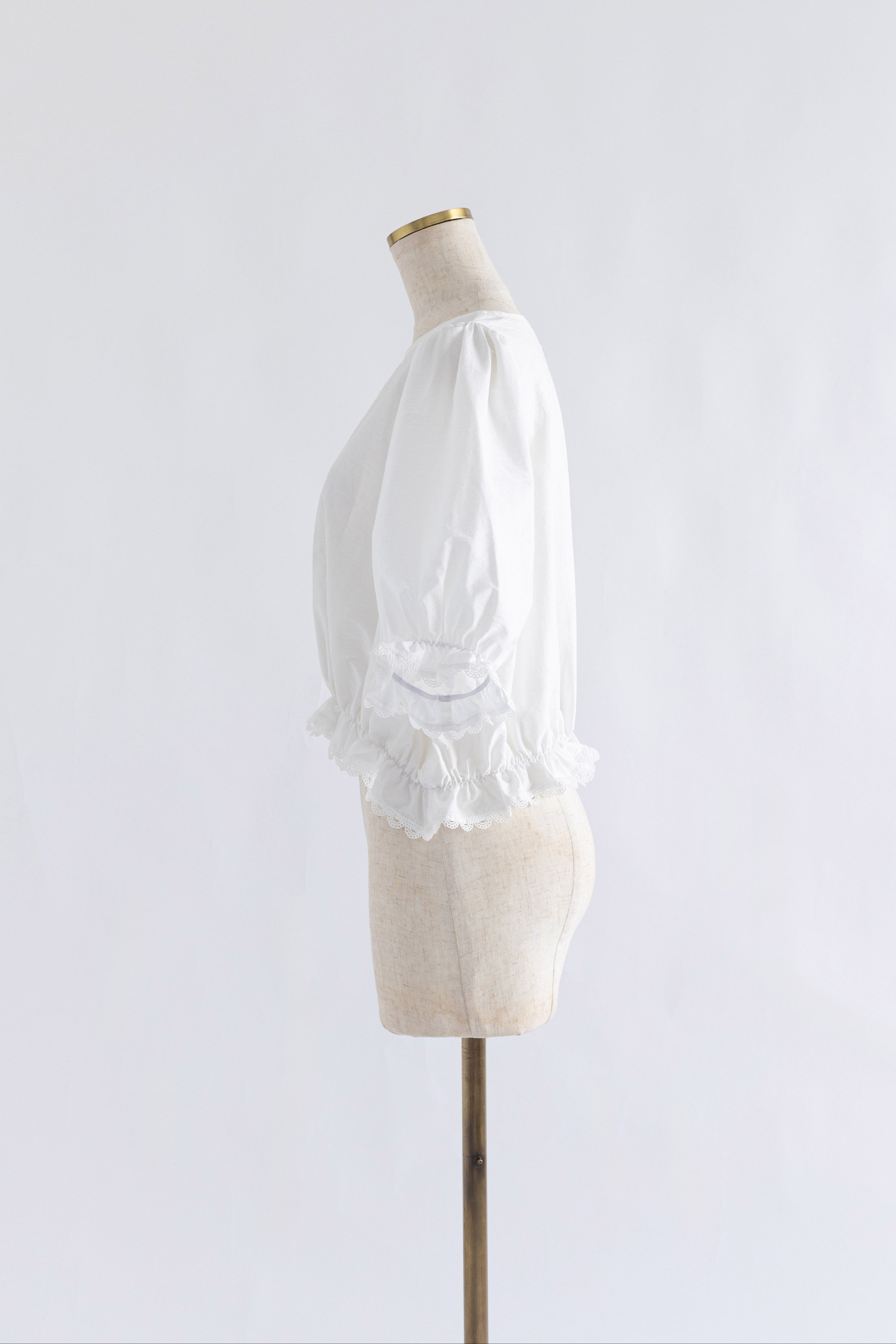 Lace Trim Volume Tops – EN NEUME