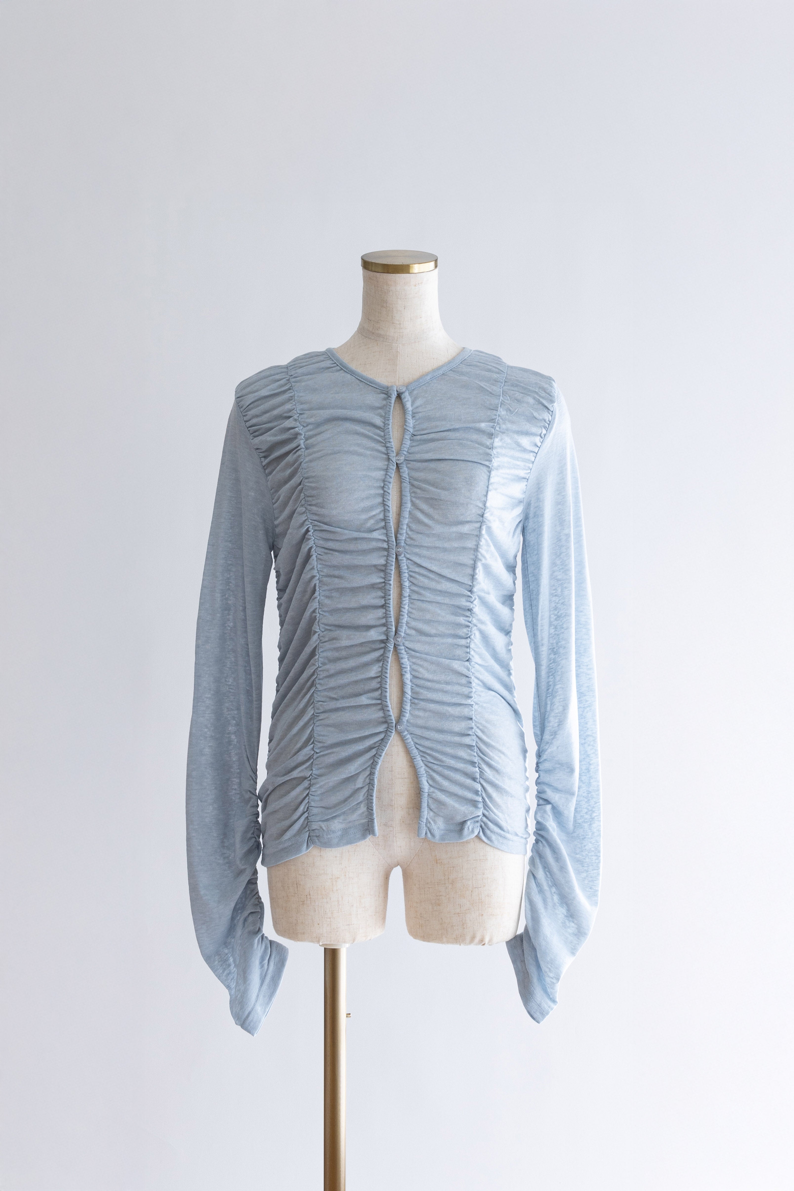 着用カラー:ブルー