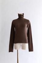 着用カラー:ブラウン