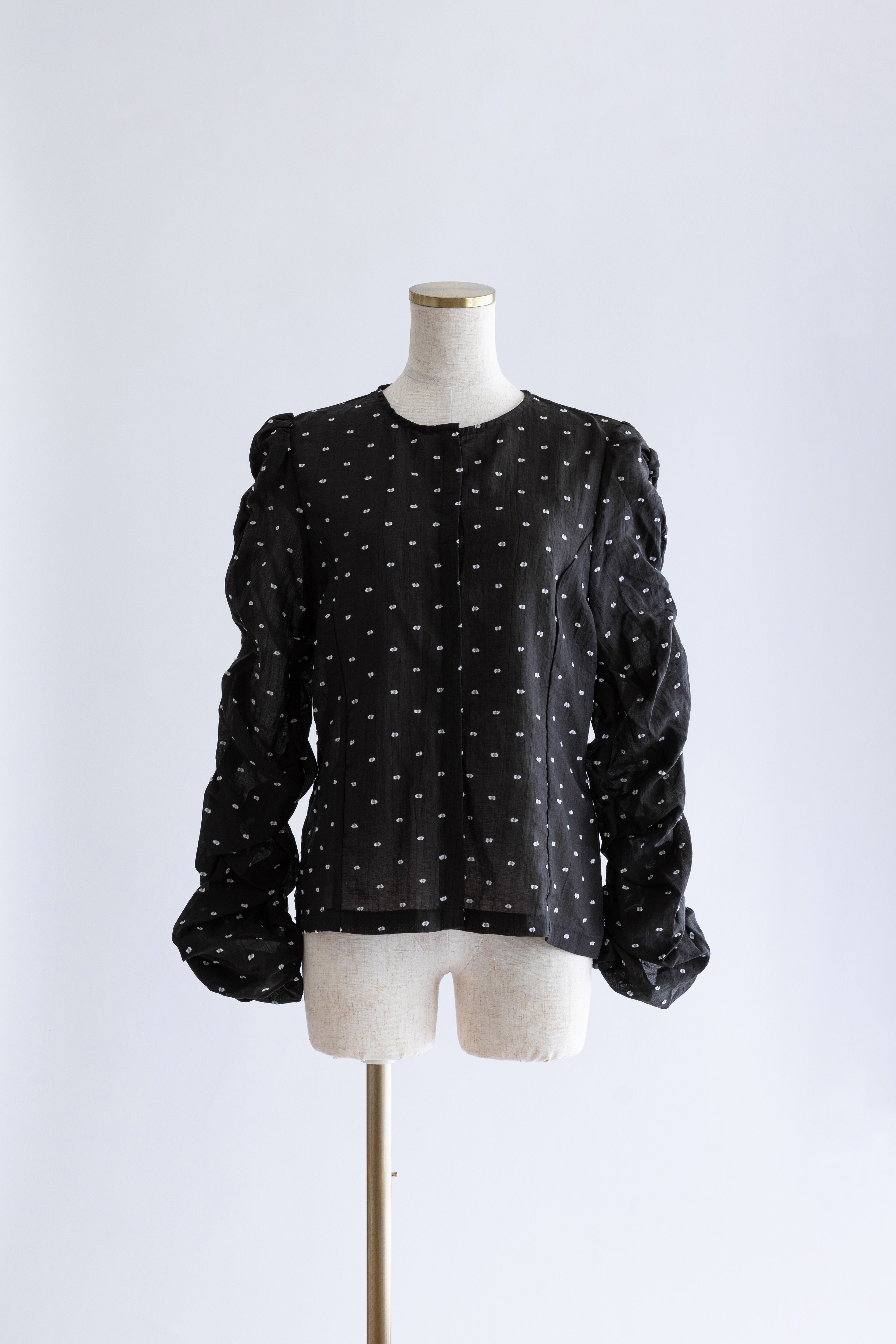 着用カラー:ブラック