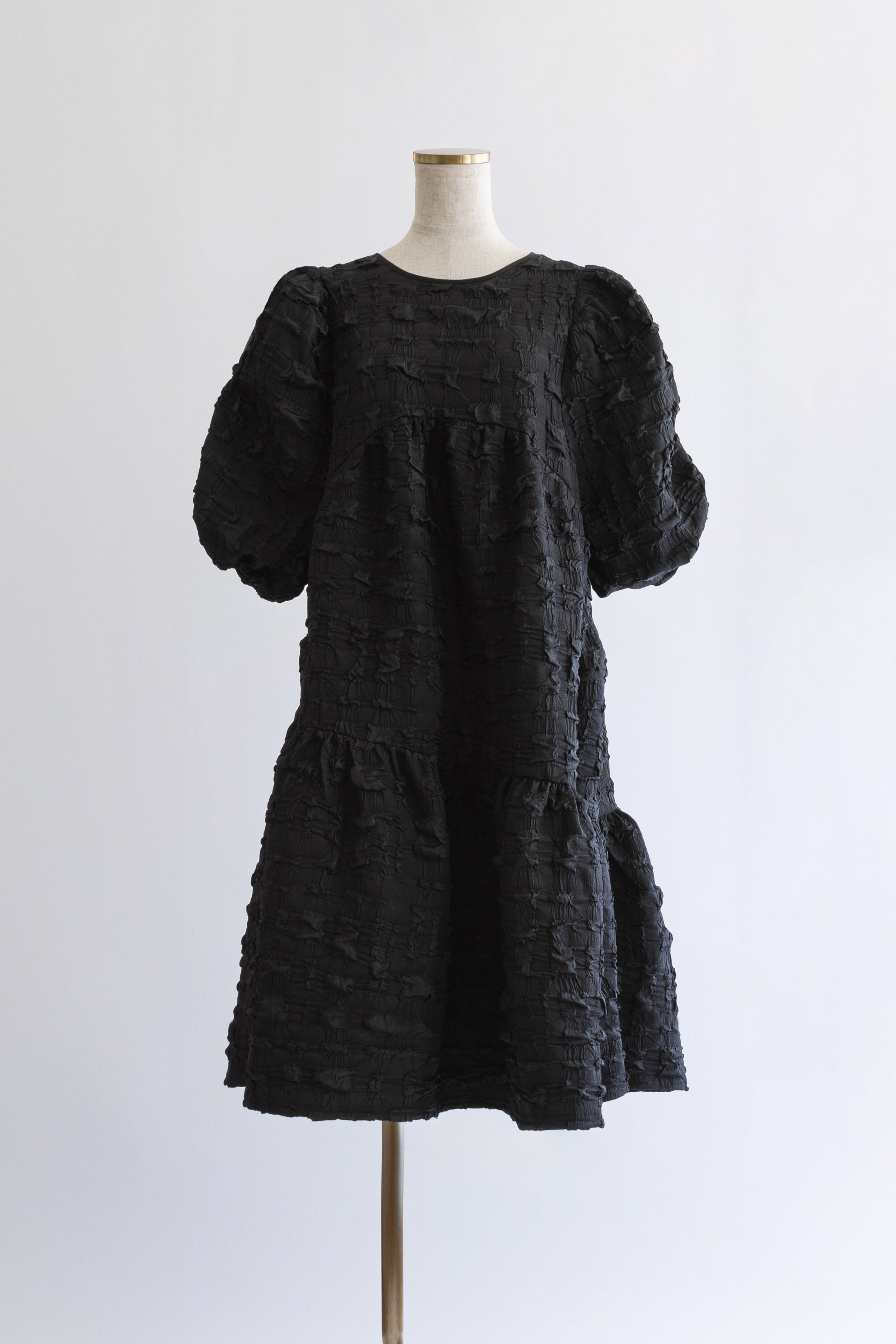 着用カラー:ブラック