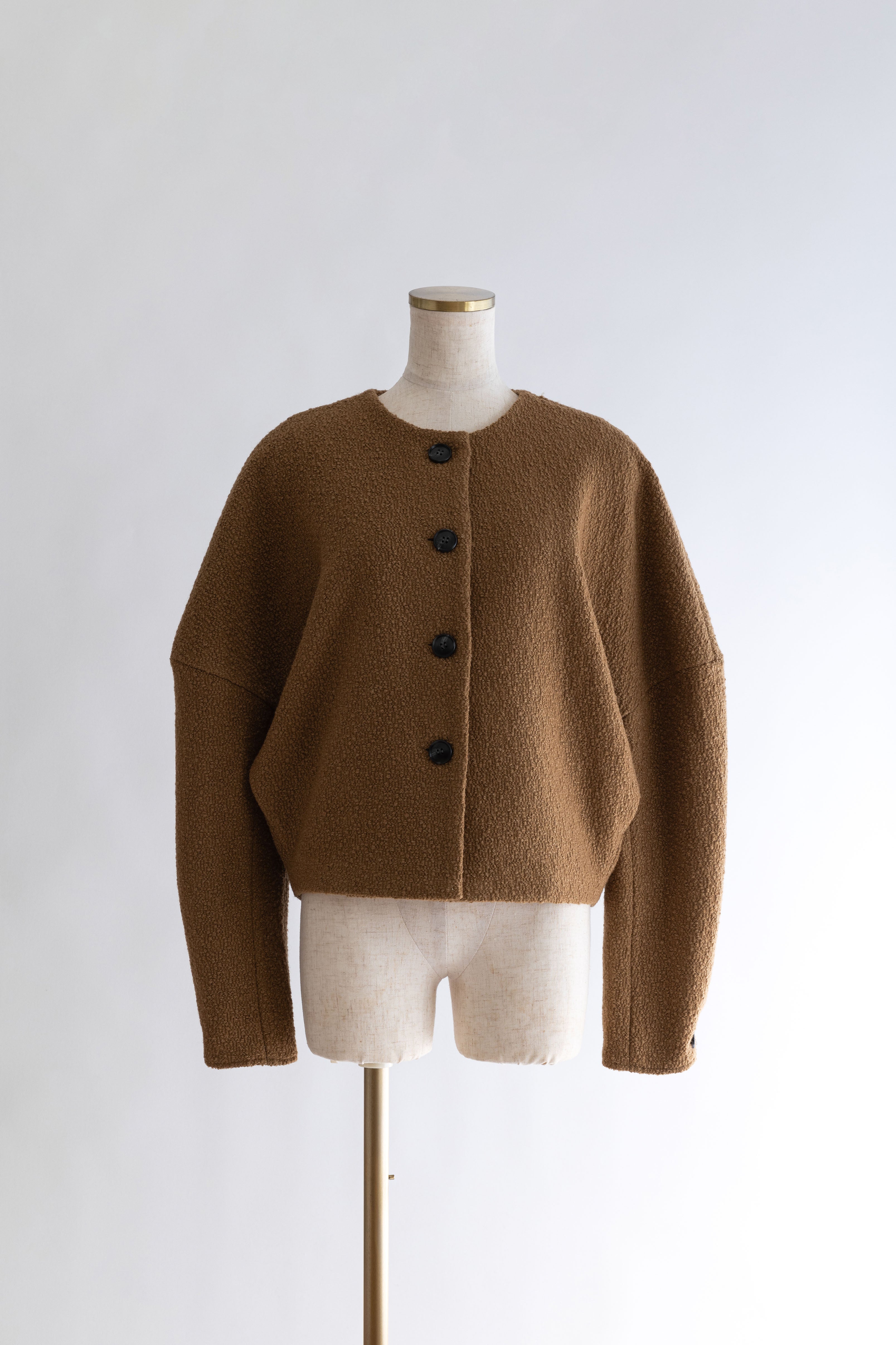 着用カラー:ベージュ