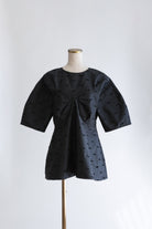 着用カラー:ネイビー