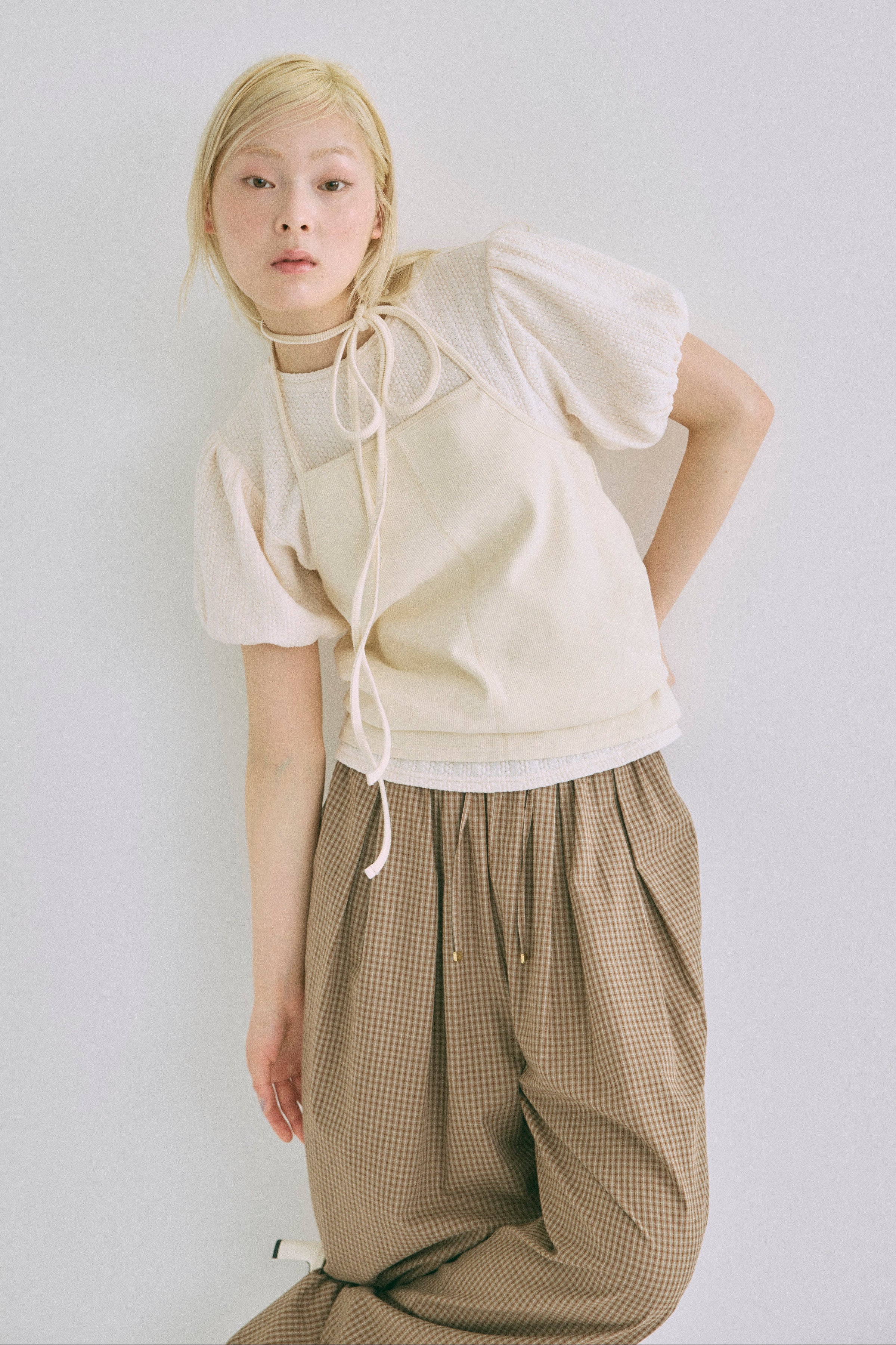 着用カラー:ベージュ　着用サイズ:1　モデル身長:162cm