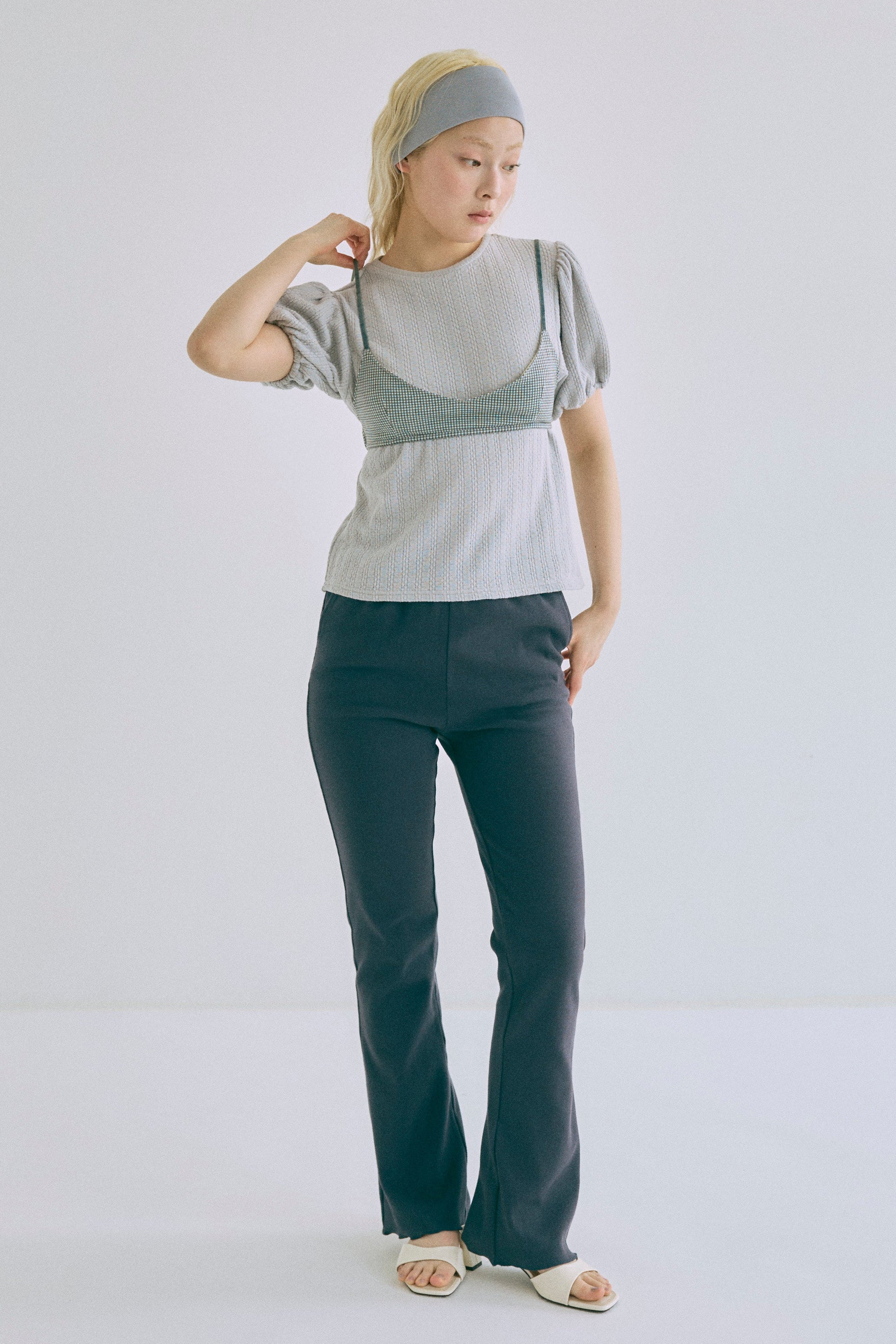 着用カラー:ライトグレー  モデル身長:162㎝