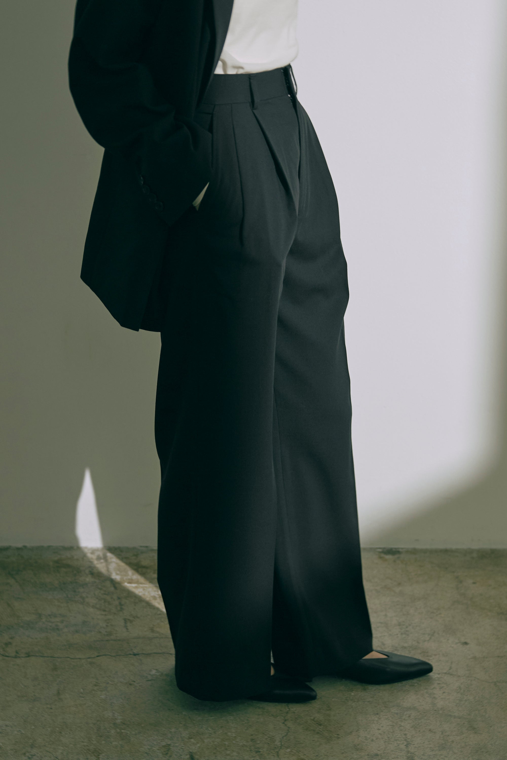 【Set Up】Semi-Wide Trousers