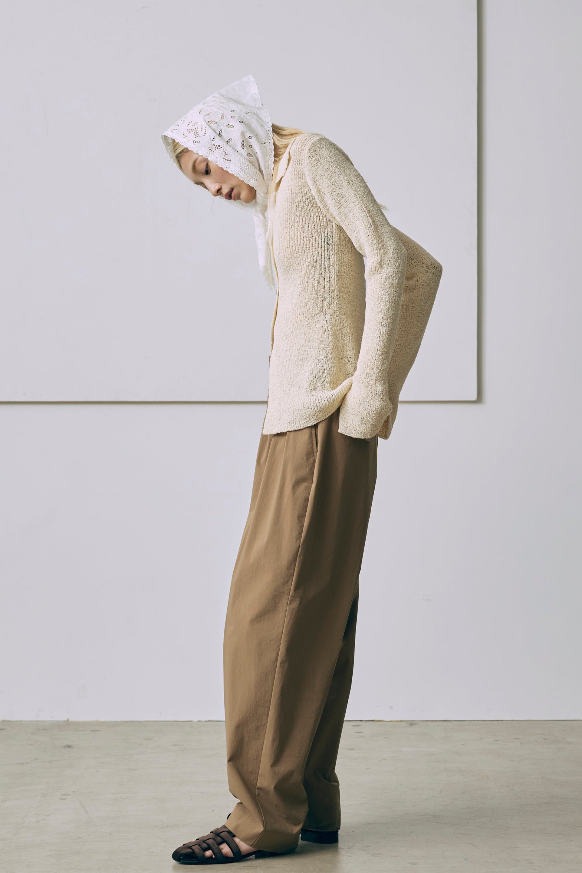 Set Up】3Tuck Wide Tapered Trousers – EN NEUME