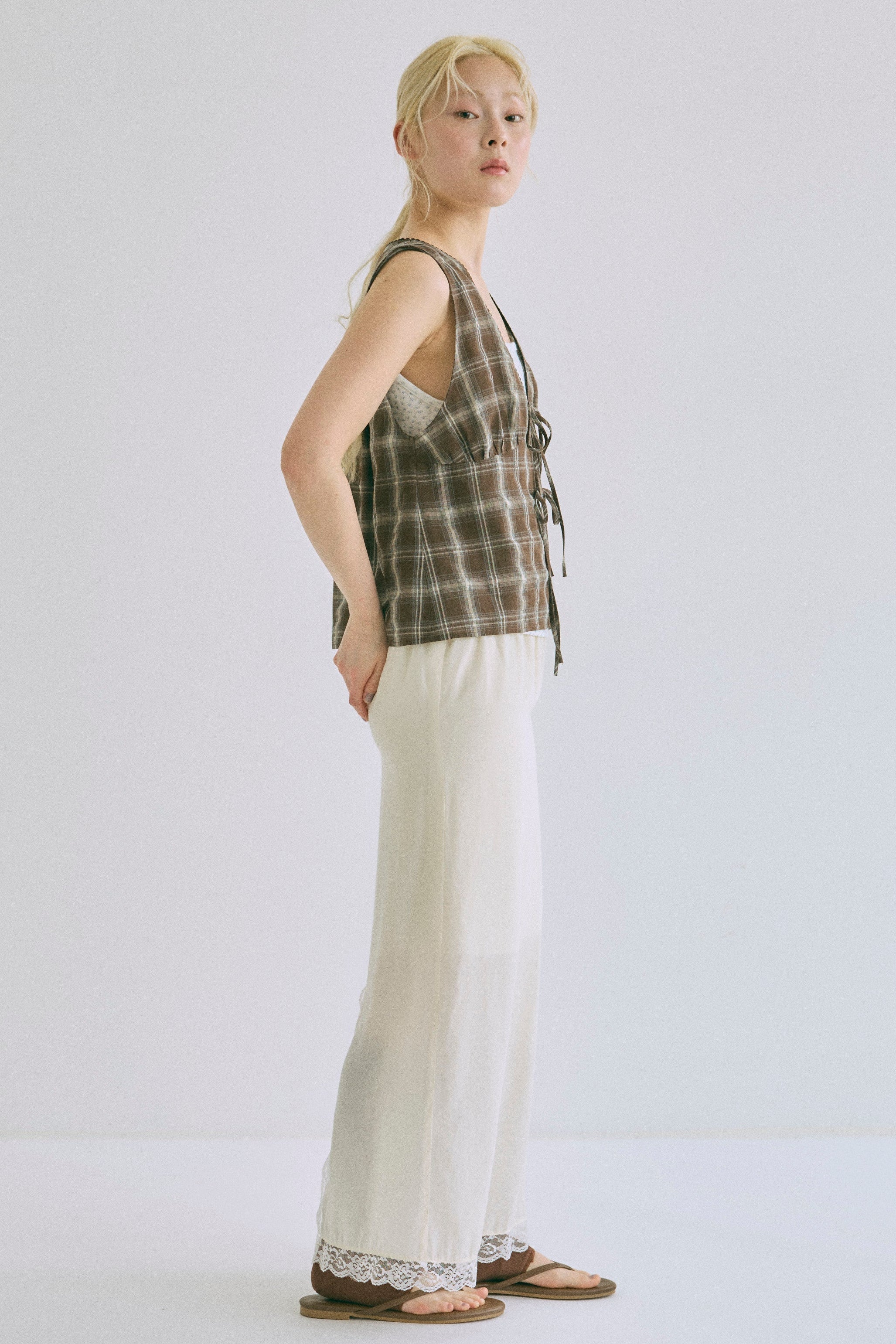【EN NEUME×靴下屋】Sheer Bright Stirrup High Socks