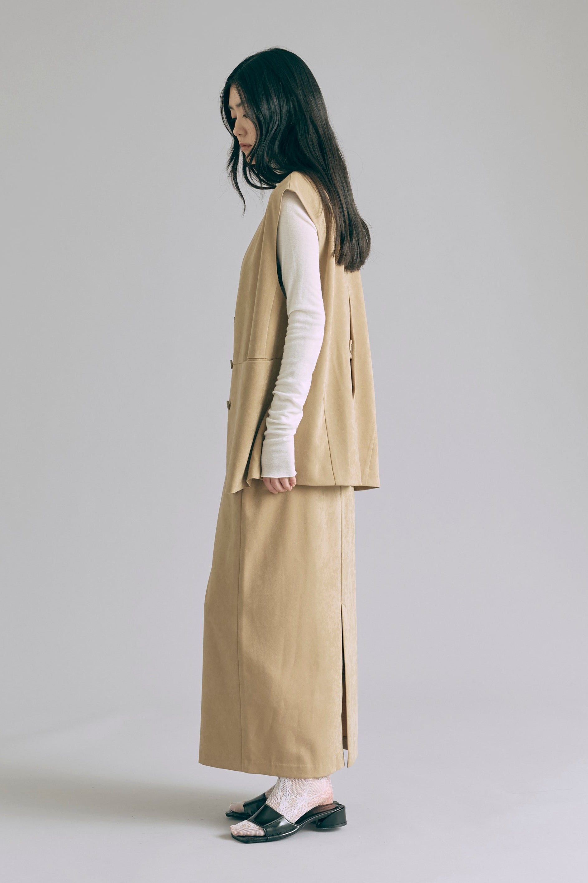 【Set Up】Faux Suede Straight Skirt ベージュ model:165cm RINA