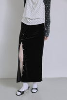 Velour Snap-Detail I-Line Skirt ブラック size:F model:175cm SENPING