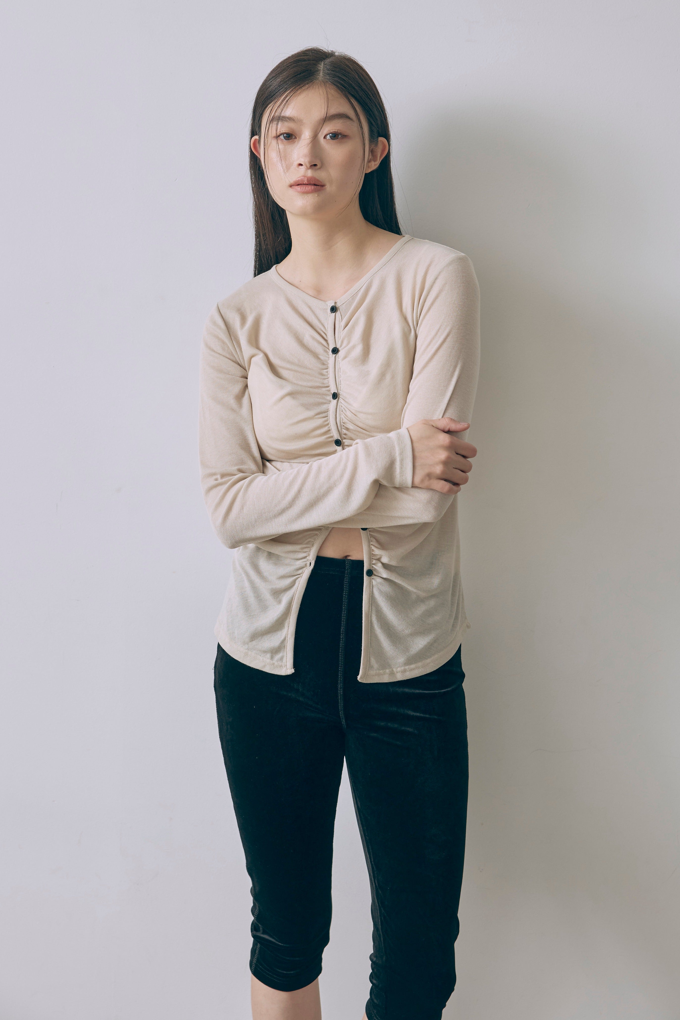 Soft Sheer Gathered Cardigan ライトベージュ size:F model:171cm YUUMIKO