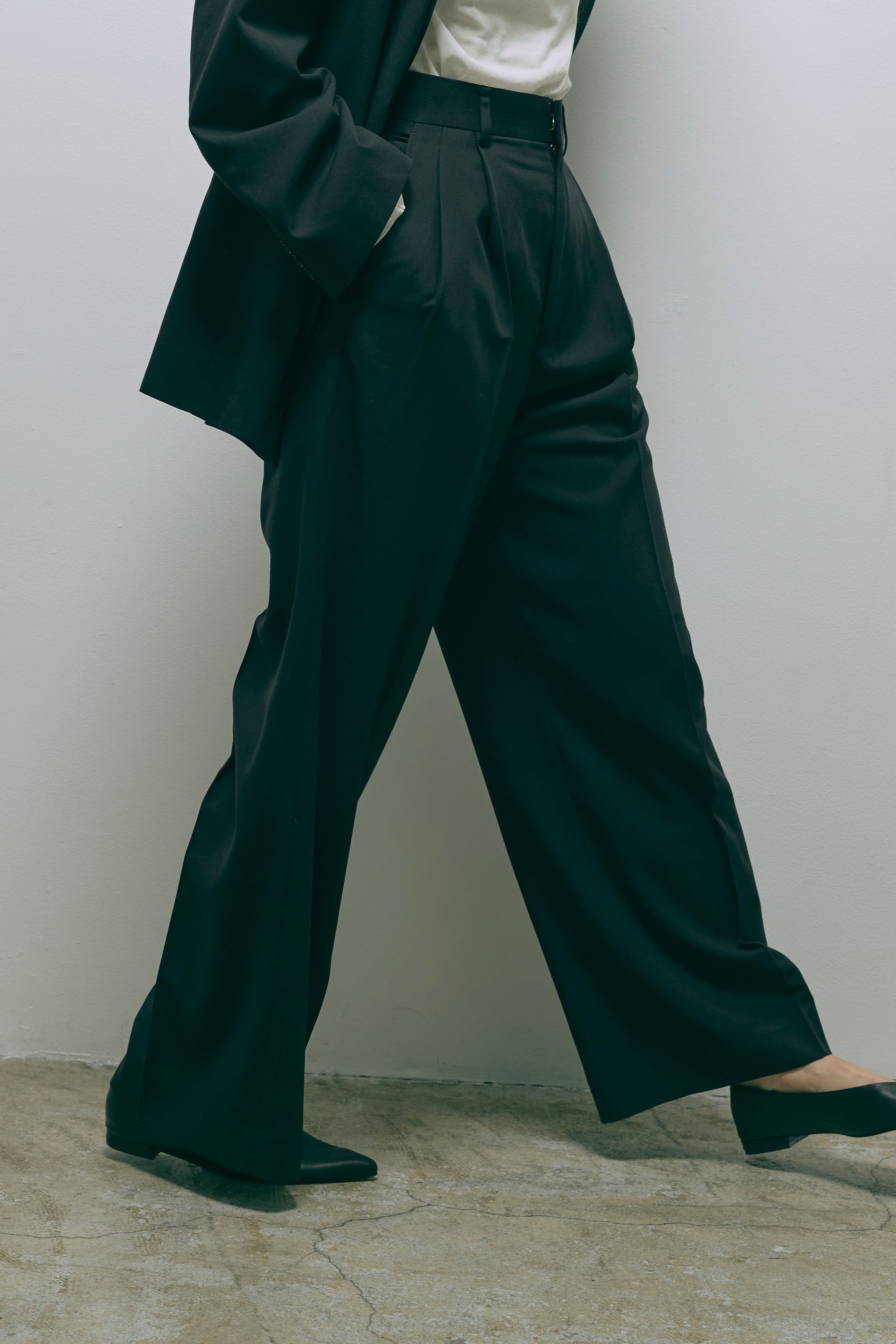 【Set Up】Semi-Wide Trousers